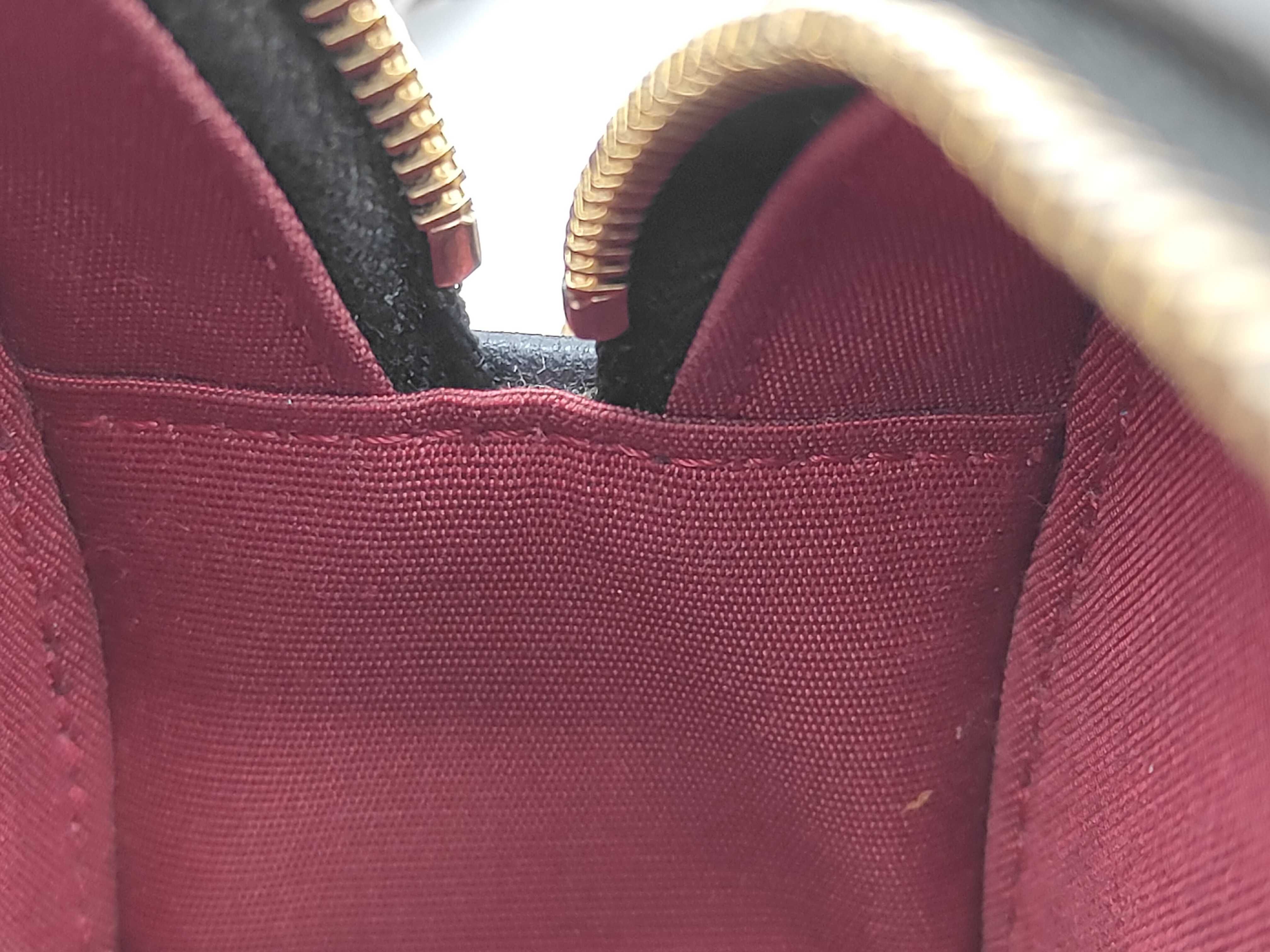 19 Matelassé Shoulder Bag — view 12