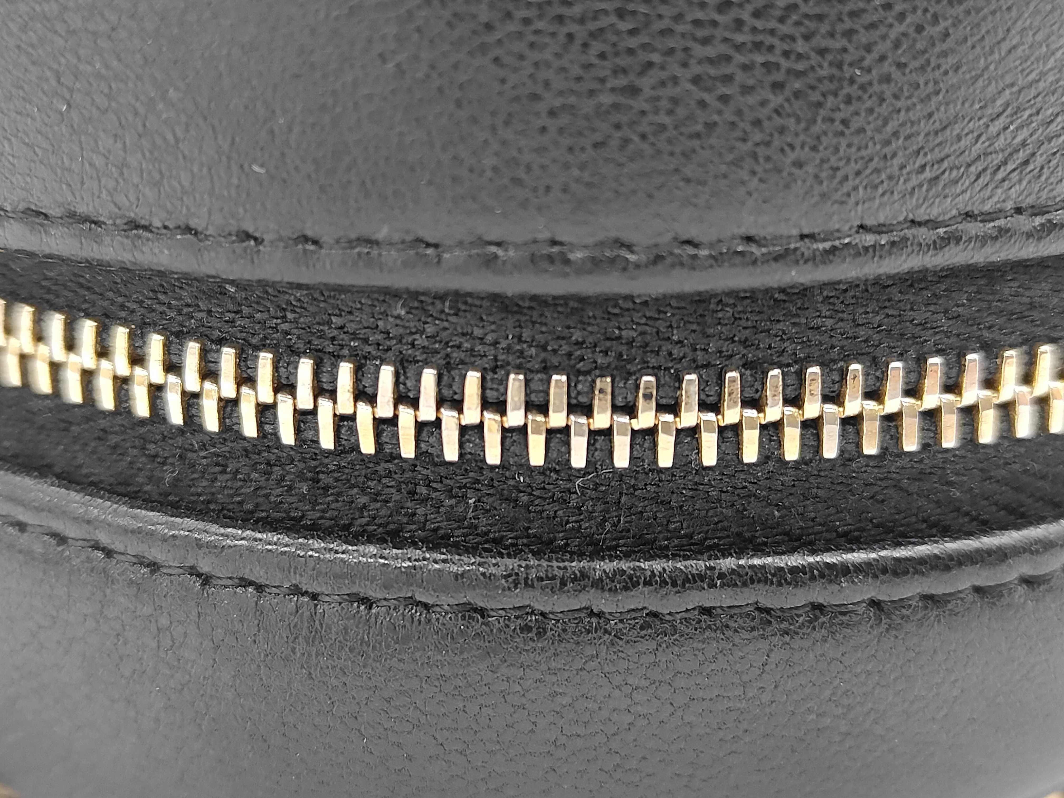 19 Matelassé Shoulder Bag — view 8