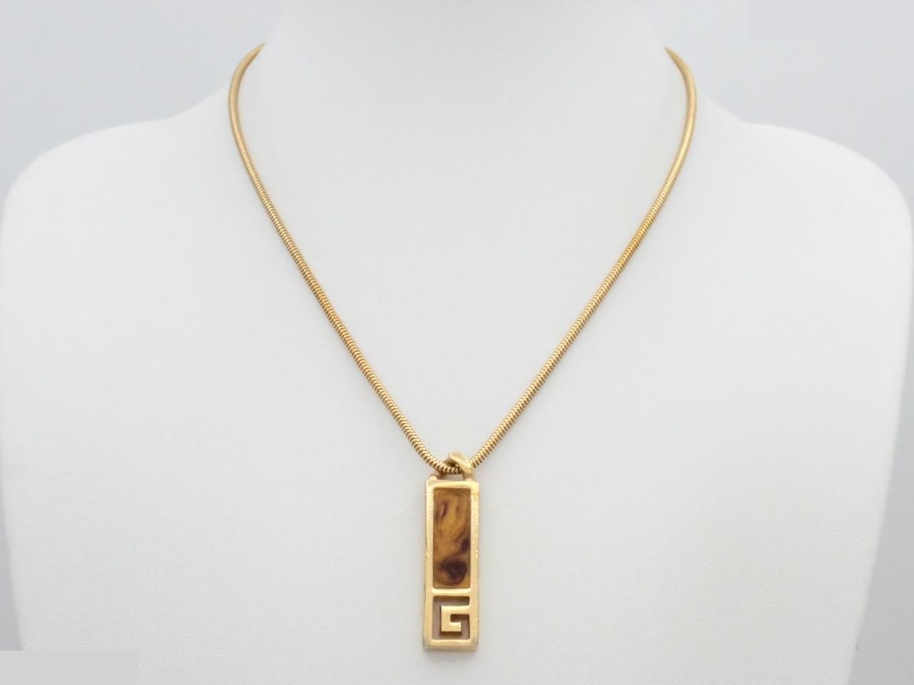 Other line: Precious metal necklaces and pendants, neck circumference approximately 38 cm. — view 3