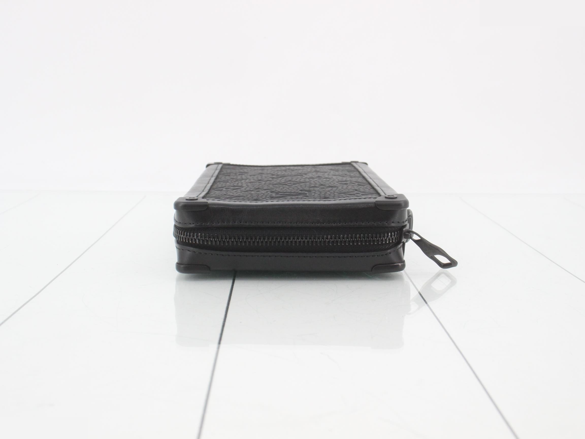 Monogram Taurillon Soft Trunk - Black — view 4