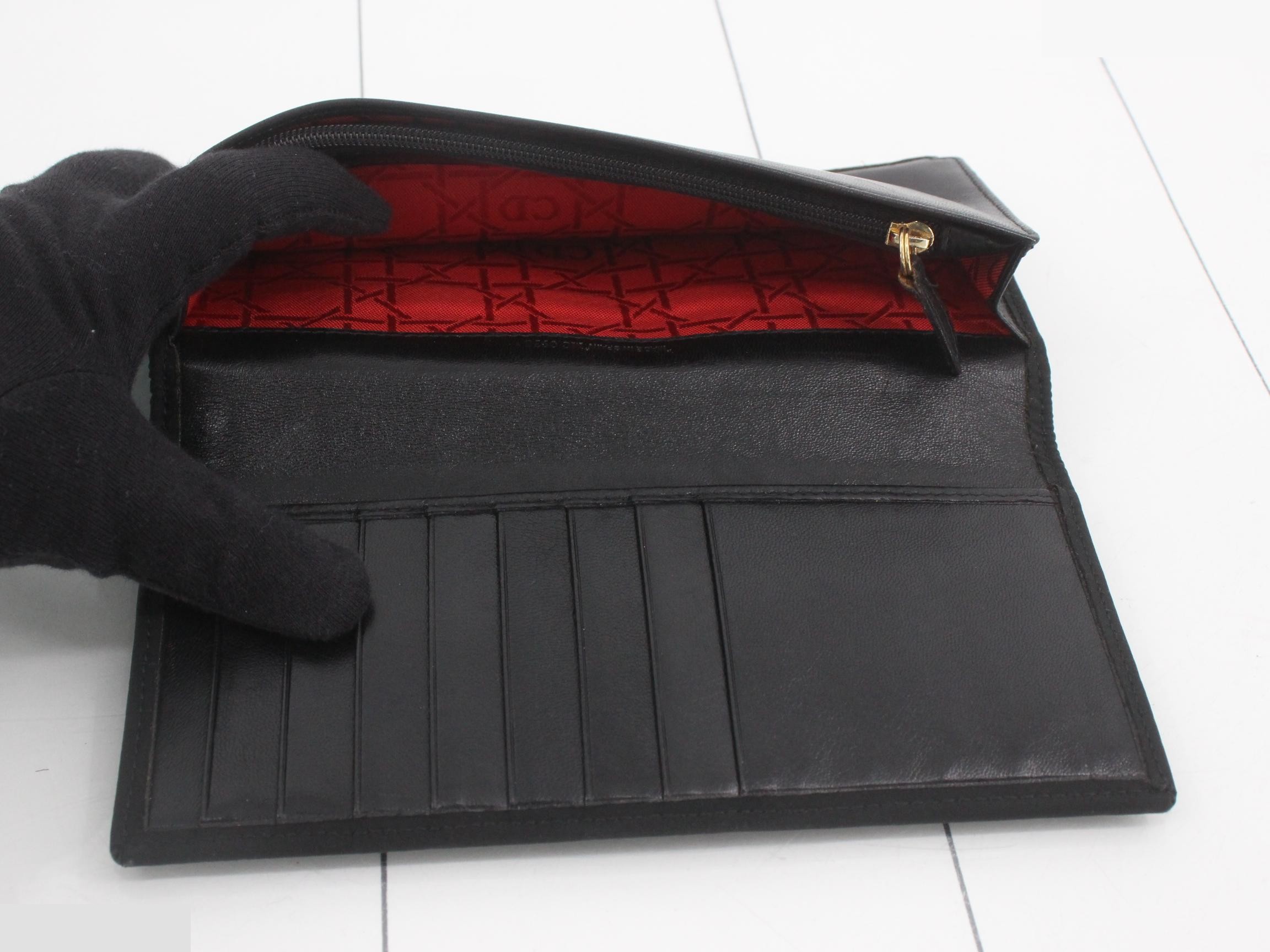Other lines: Bags and Wallets — view 4