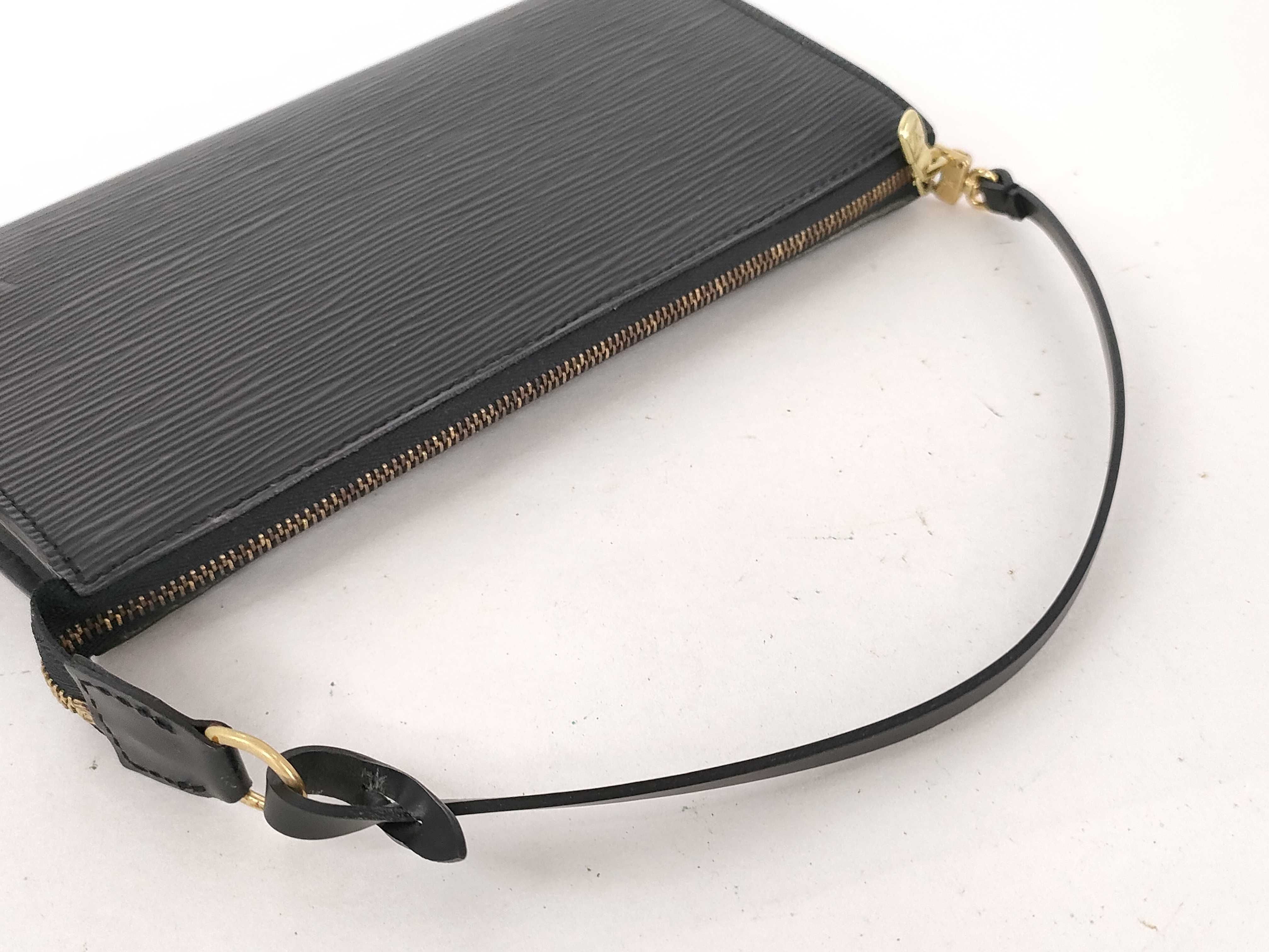 Epi Louis Vuitton Epi Pochette Accessoire Shoulder Bag M52942 AR0023 Handbag — view 3