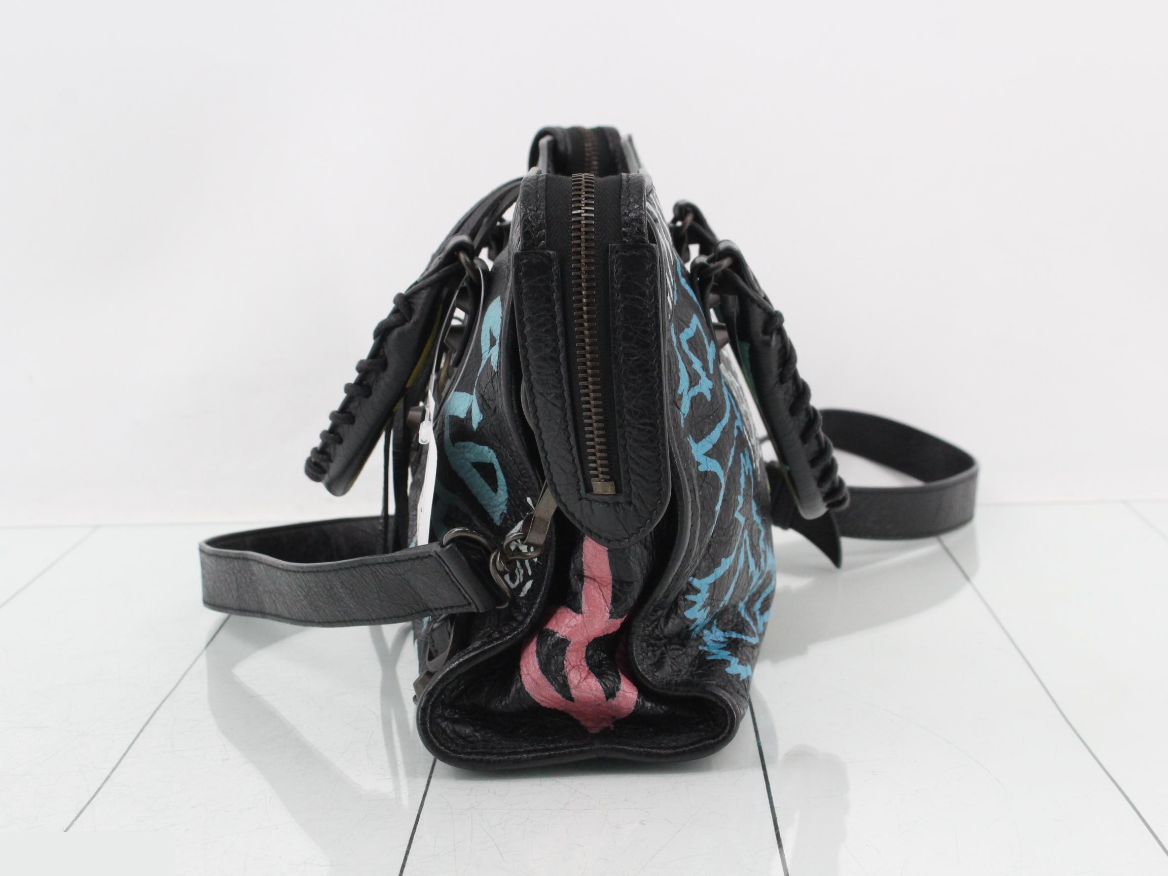 The City Shoulder Bag - Graffiti — view 3