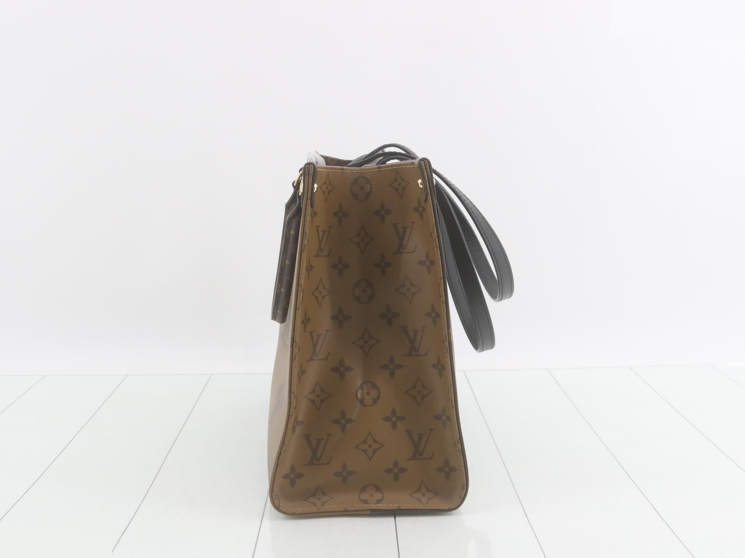 Monogram Reverse OnTheGo MM 2-Way Tote Bag — view 4