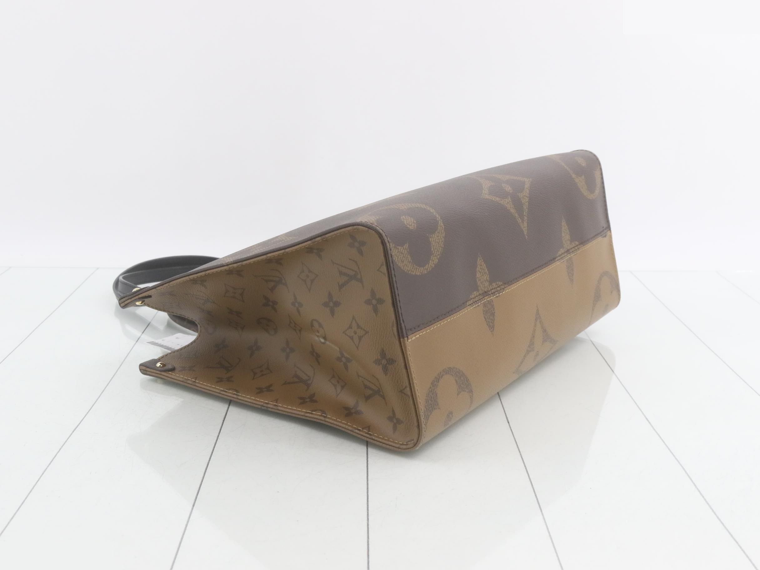 Monogram Reverse OnTheGo MM 2-Way Tote Bag — view 5