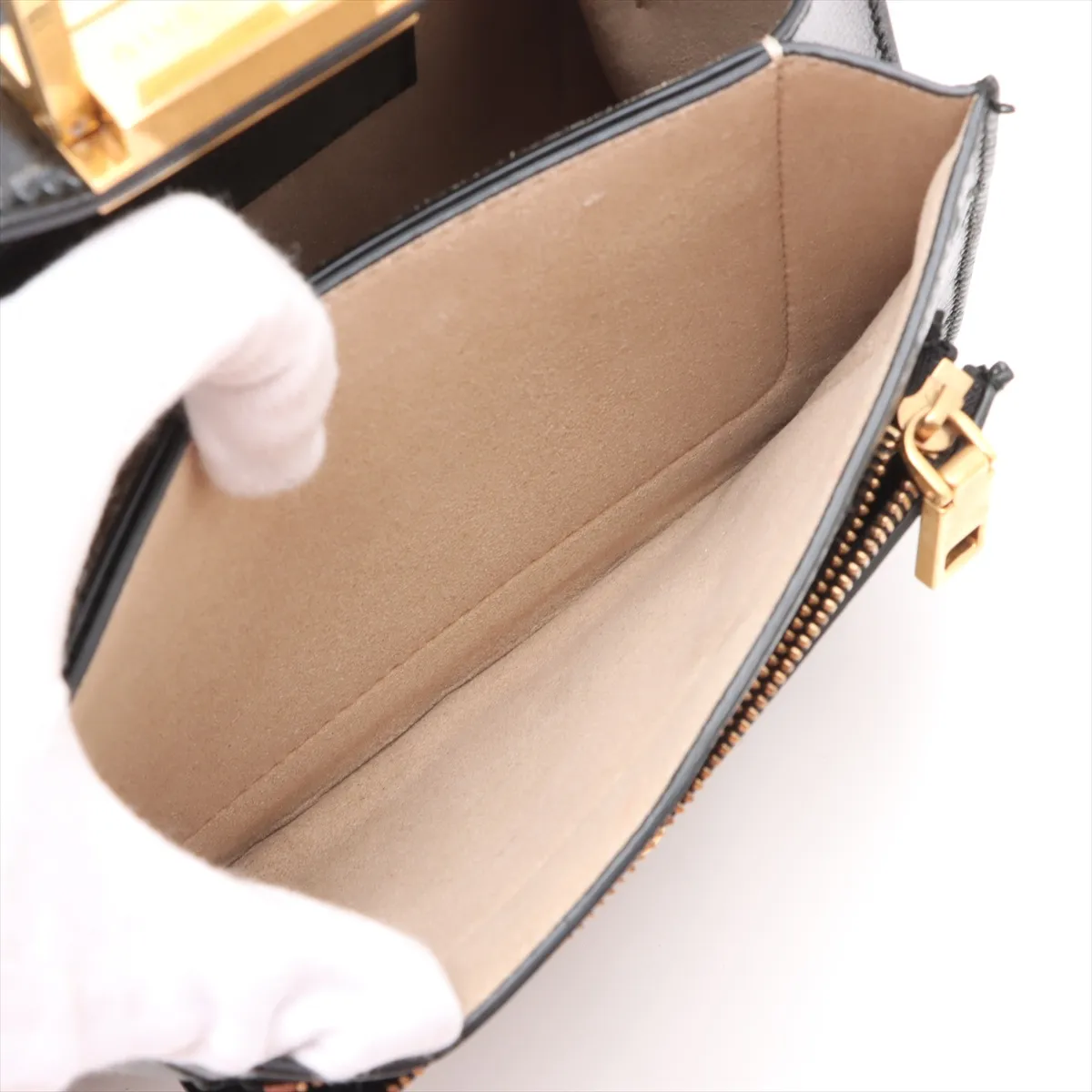 GV3 Leather 2WAY Shoulder Bag Black — view 7