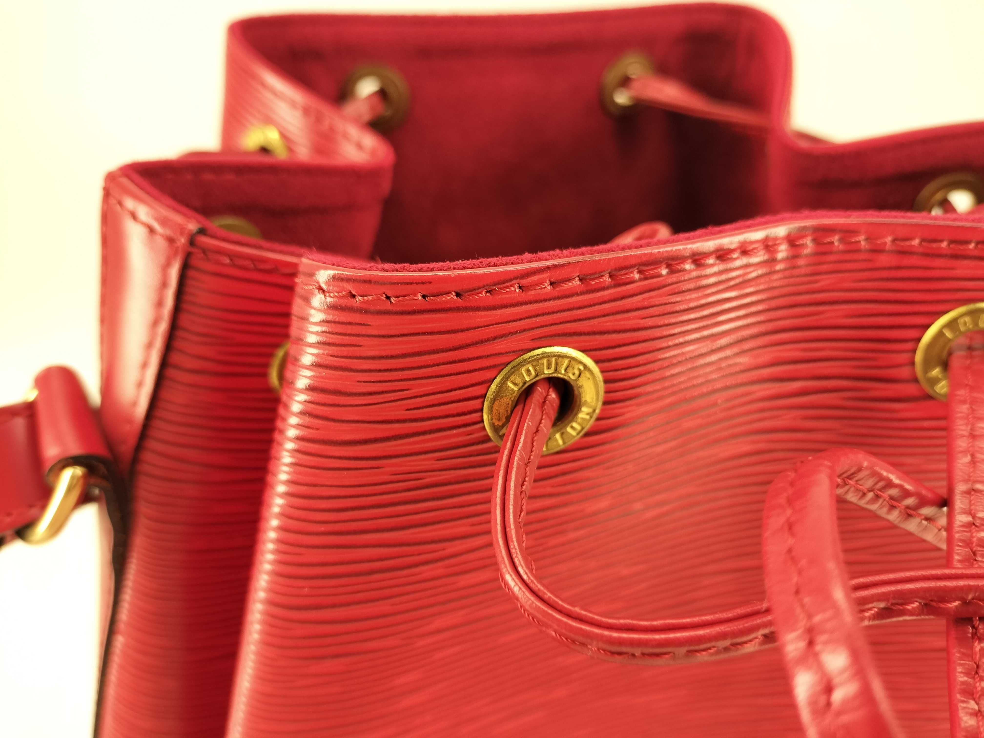 Epi Noé Shoulder Bag — view 11