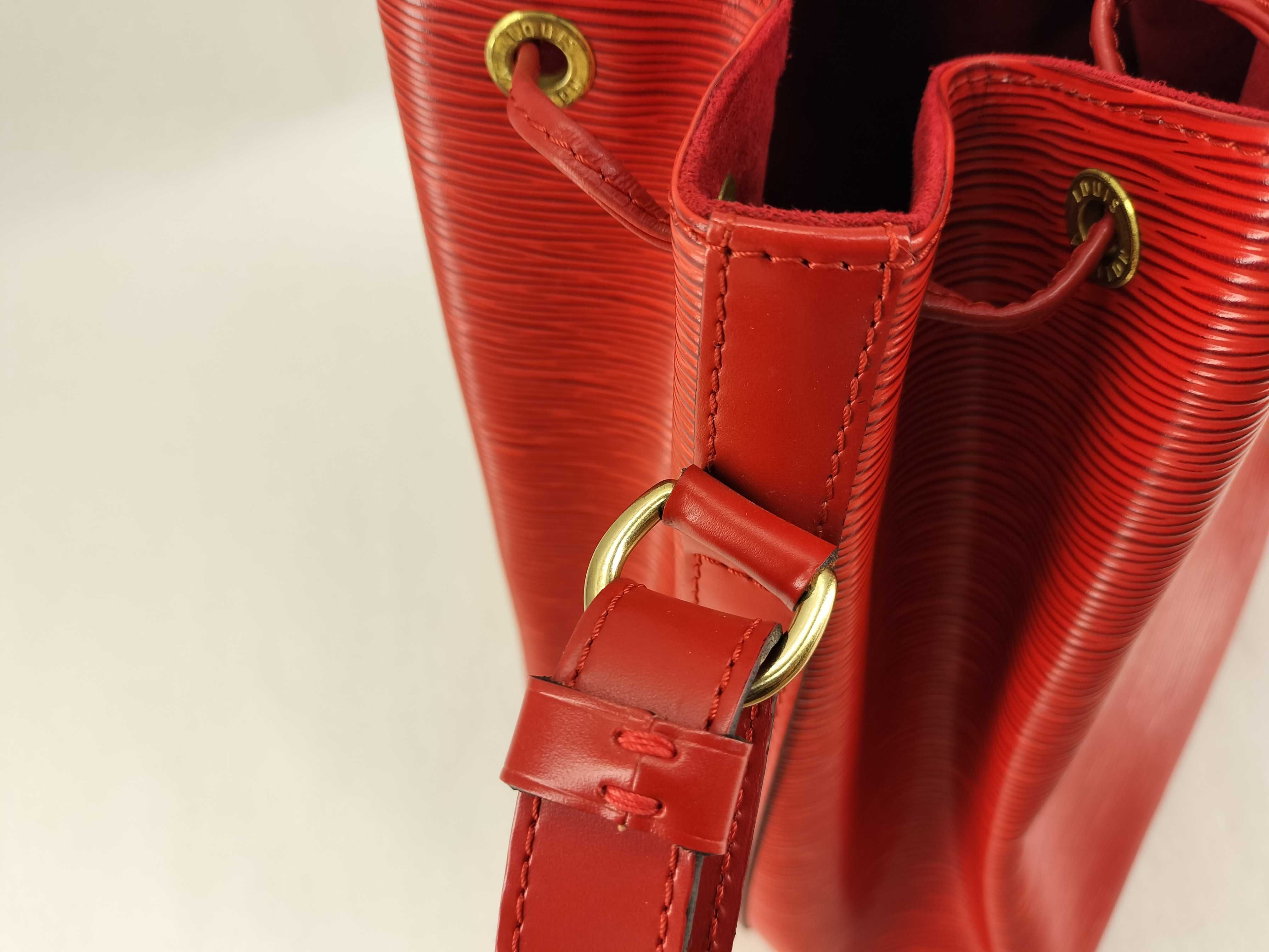 Epi Noé Shoulder Bag — view 12