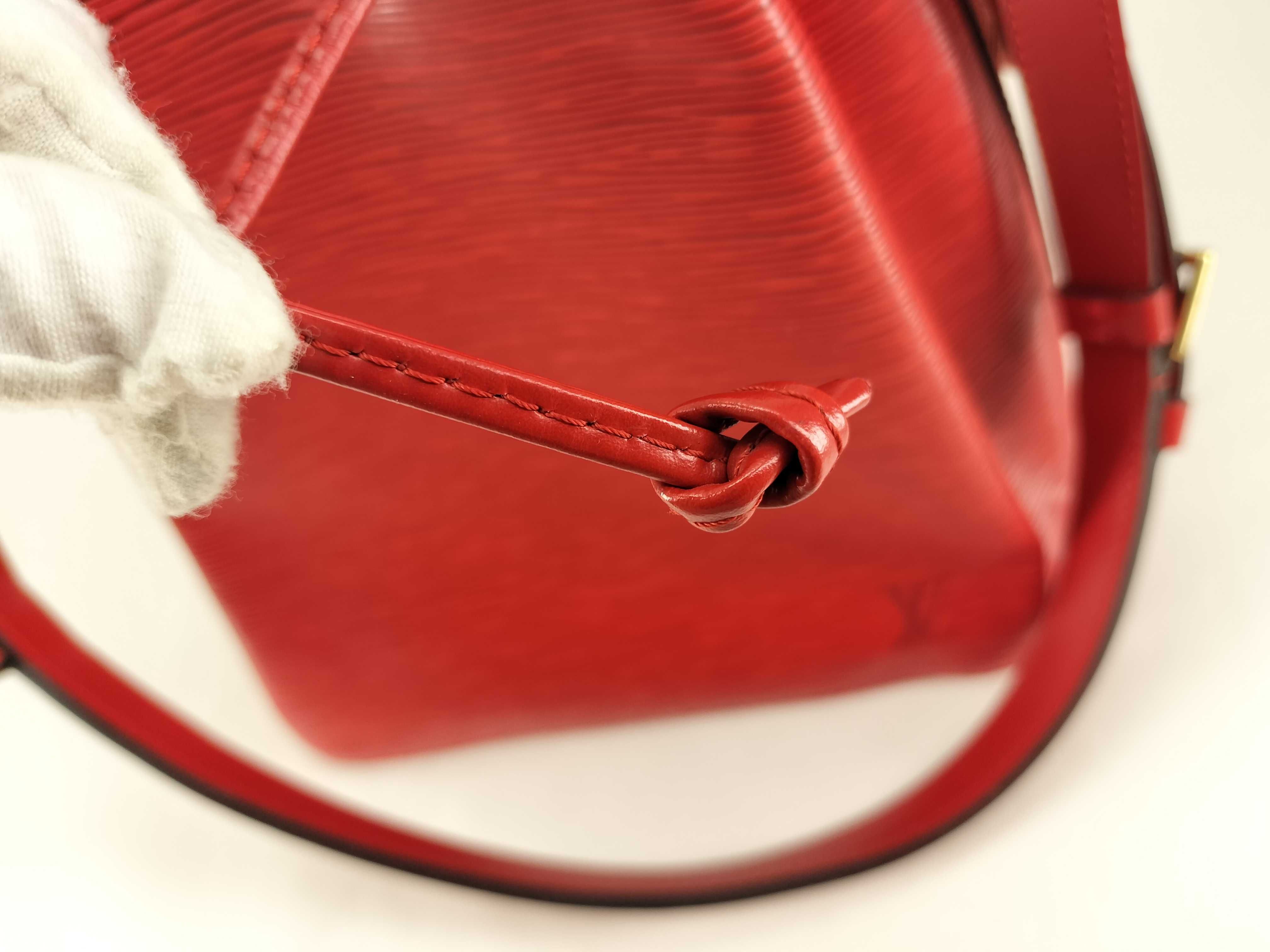 Epi Noé Shoulder Bag — view 14