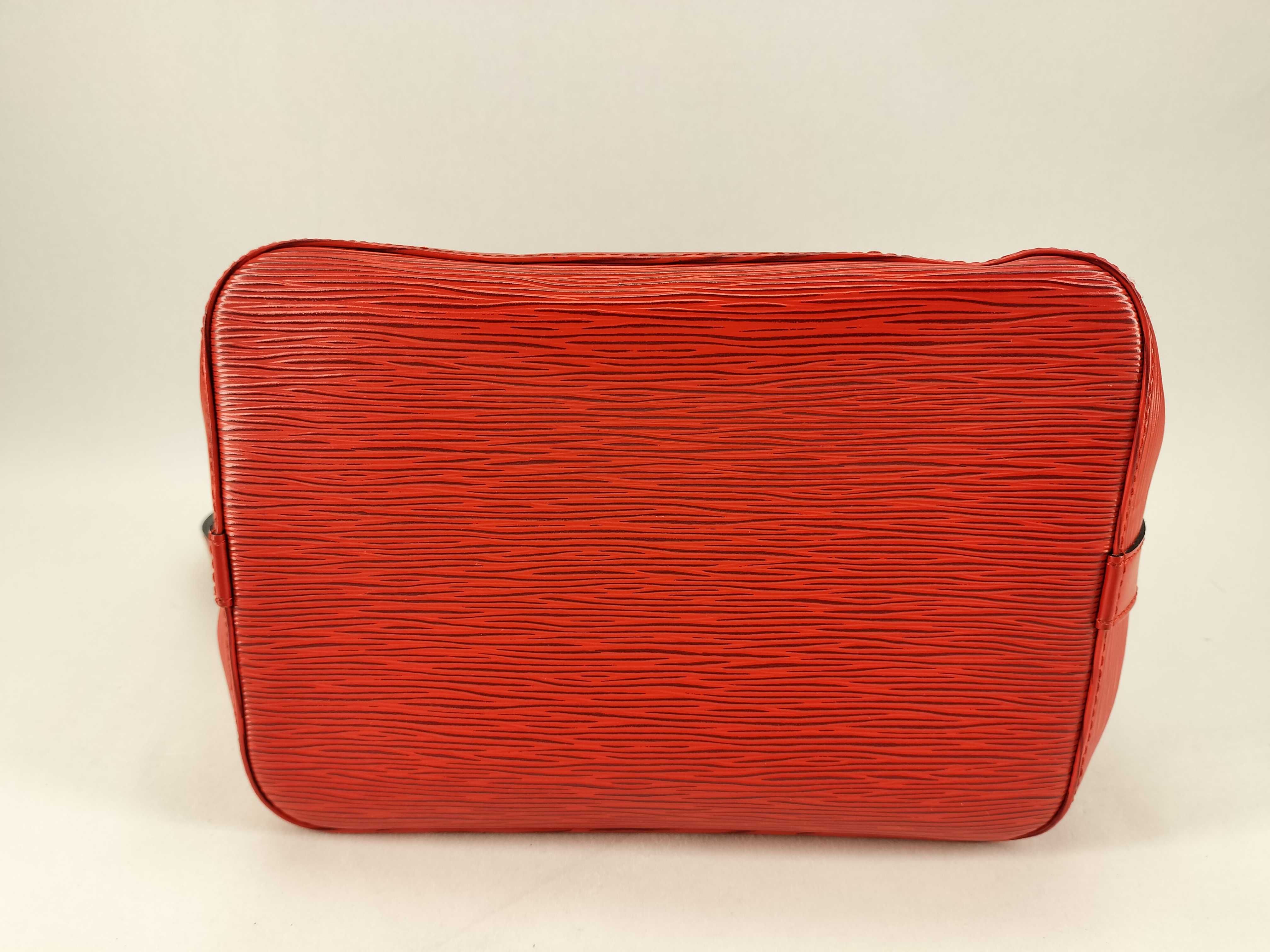 Epi Noé Shoulder Bag — view 7