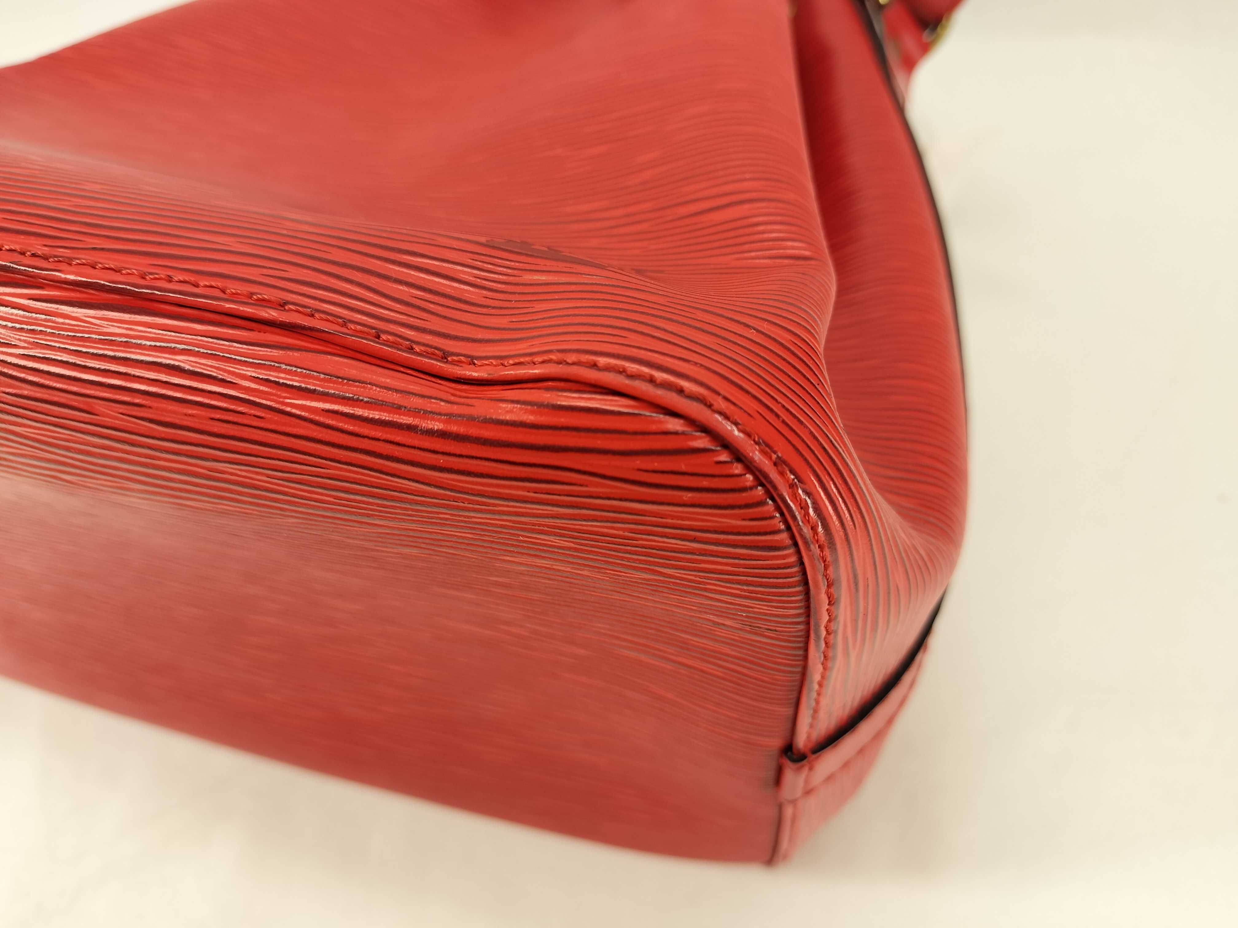 Epi Noé Shoulder Bag — view 8