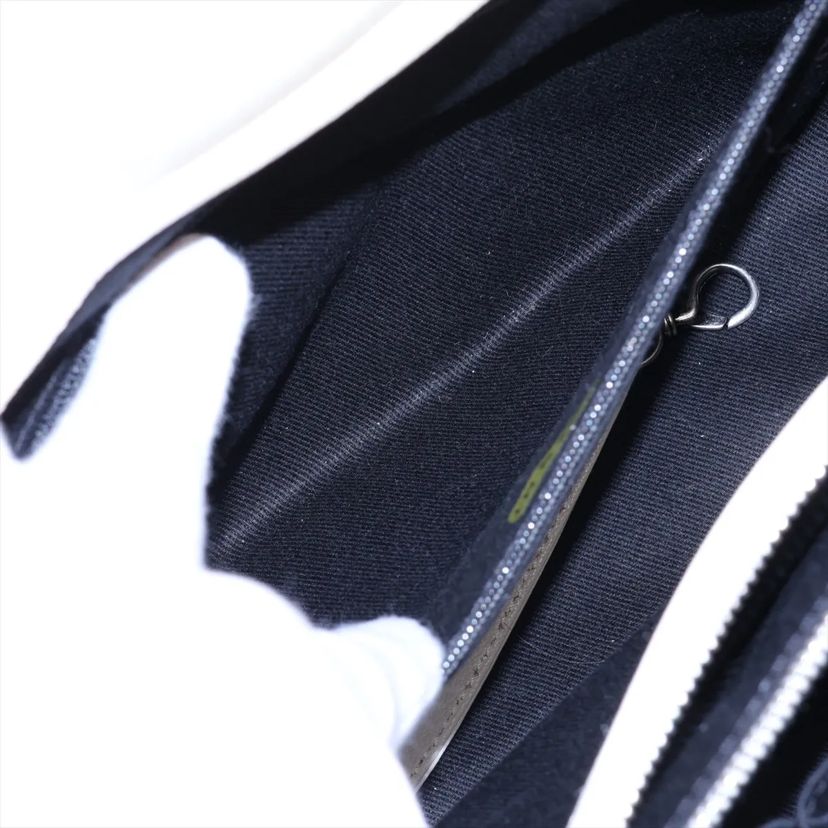 Matelassé Leather Chain Tote Bag, White with Gunmetal Hardware, Item Number 21550952 (Serial Number 21) — view 10