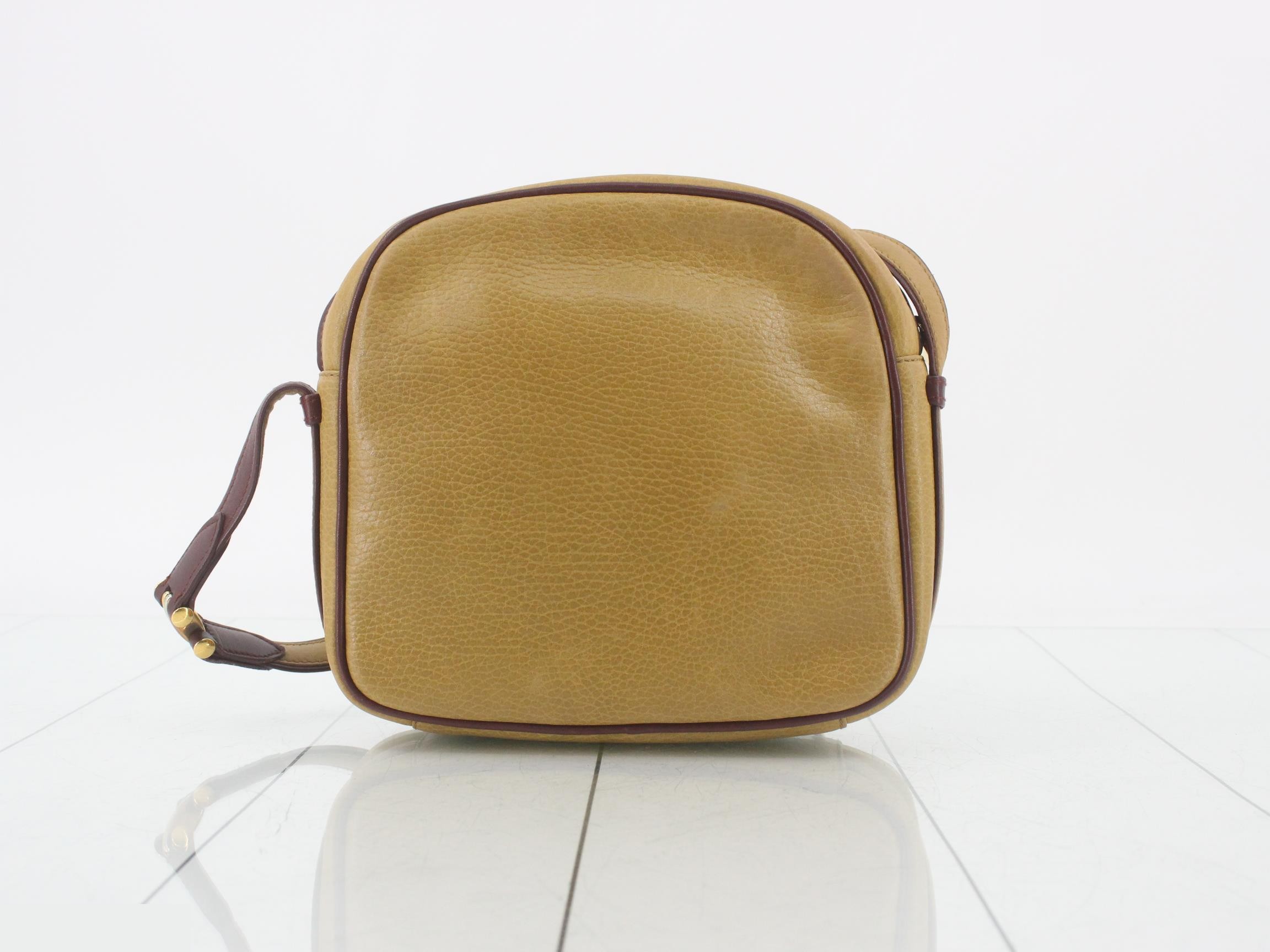Shoulder bag, Must Line, leather — view 2