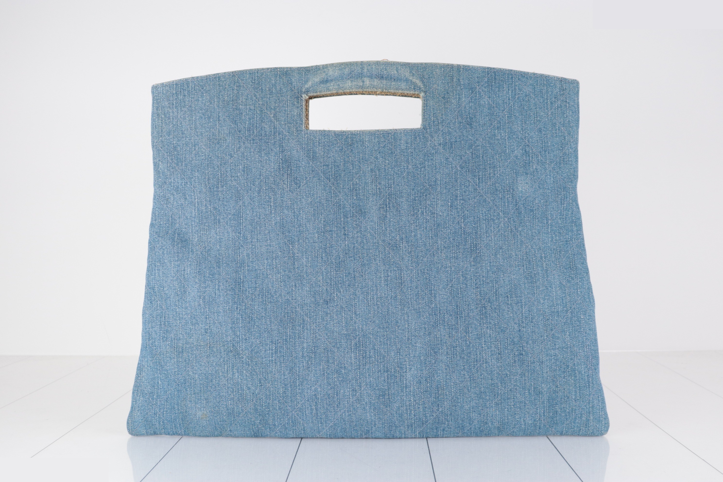 Denim handbag, blue, item number 5.
