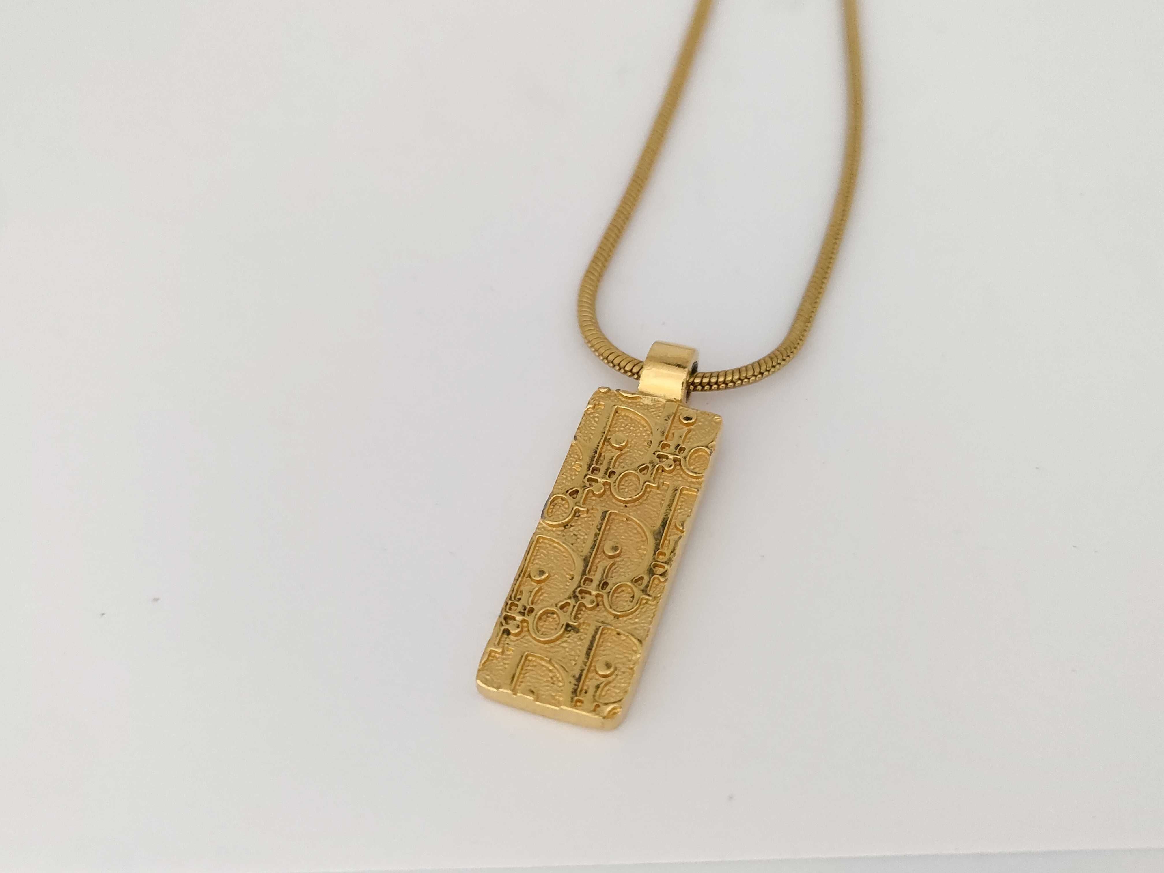Gold Trotter Plate Necklace — view 2
