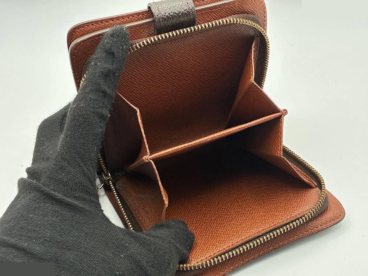 Compact Zip Monogram M61667 — view 5