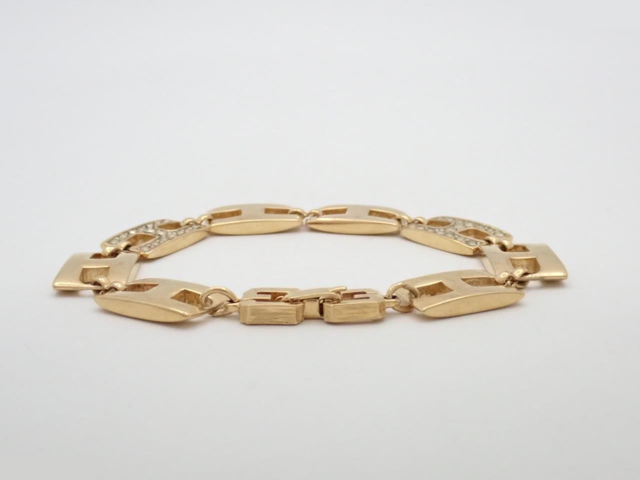 Other items in the line: Precious metal bracelets and bangles (metal), wrist circumference approximately 17.5 cm. — view 2