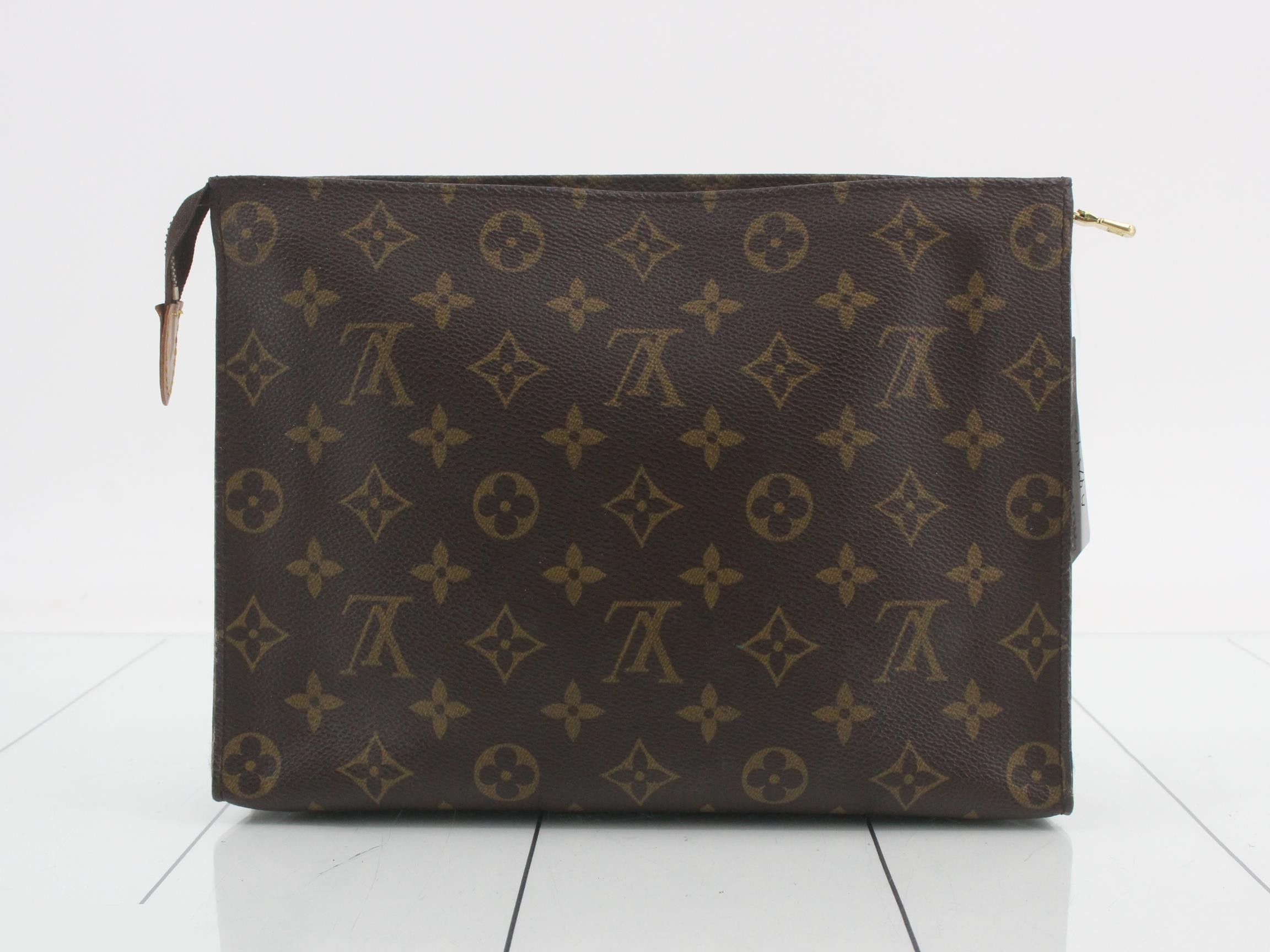 M47542 Monogram Posh Toilette — view 2