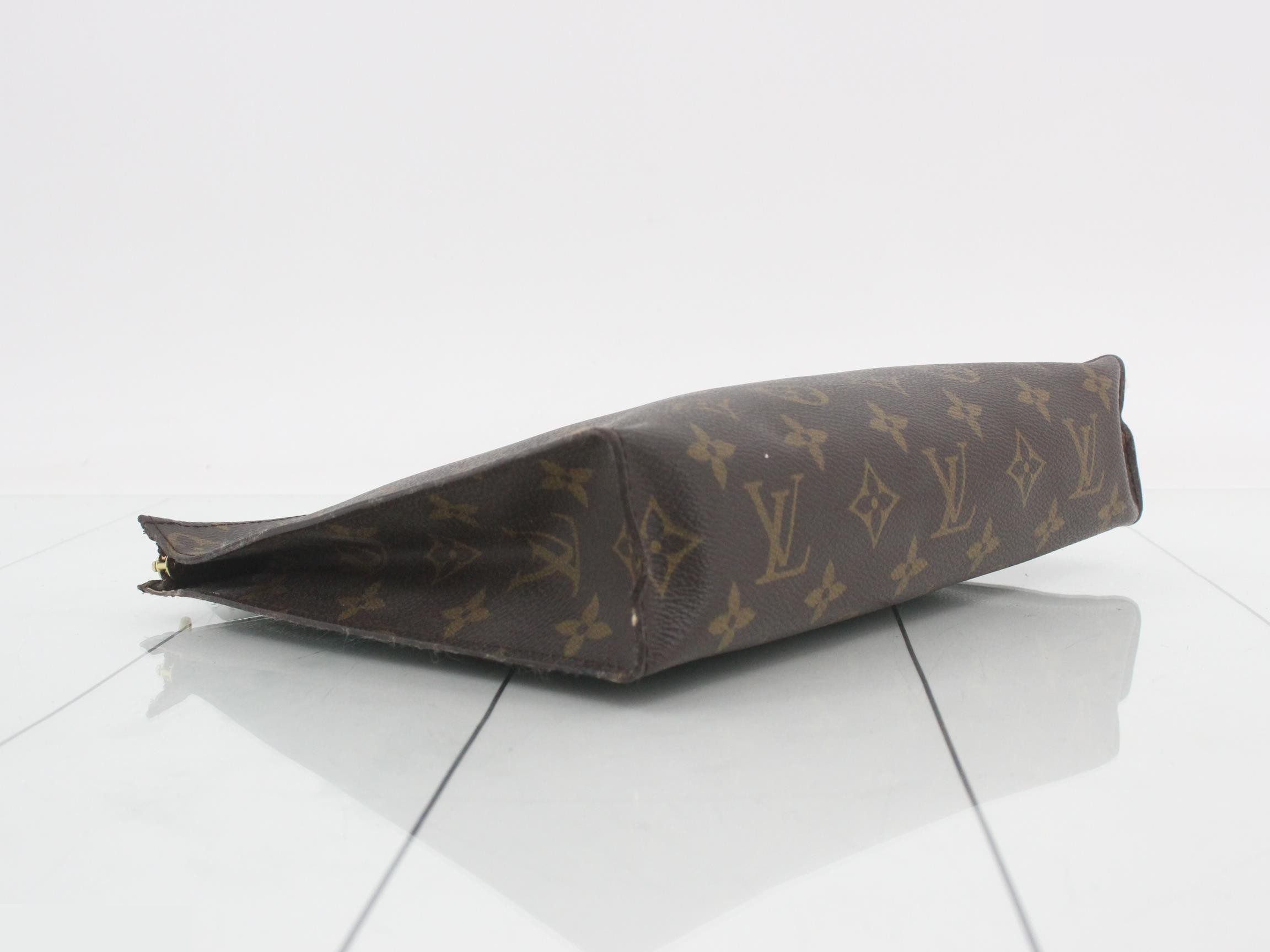 M47542 Monogram Posh Toilette — view 5