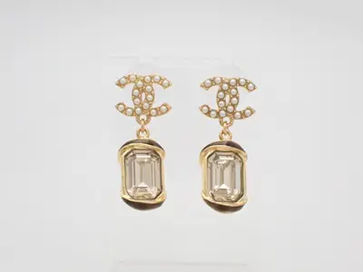 earrings, C22A, Coco Mark, pearl, stone, 4cm height, swing type.
