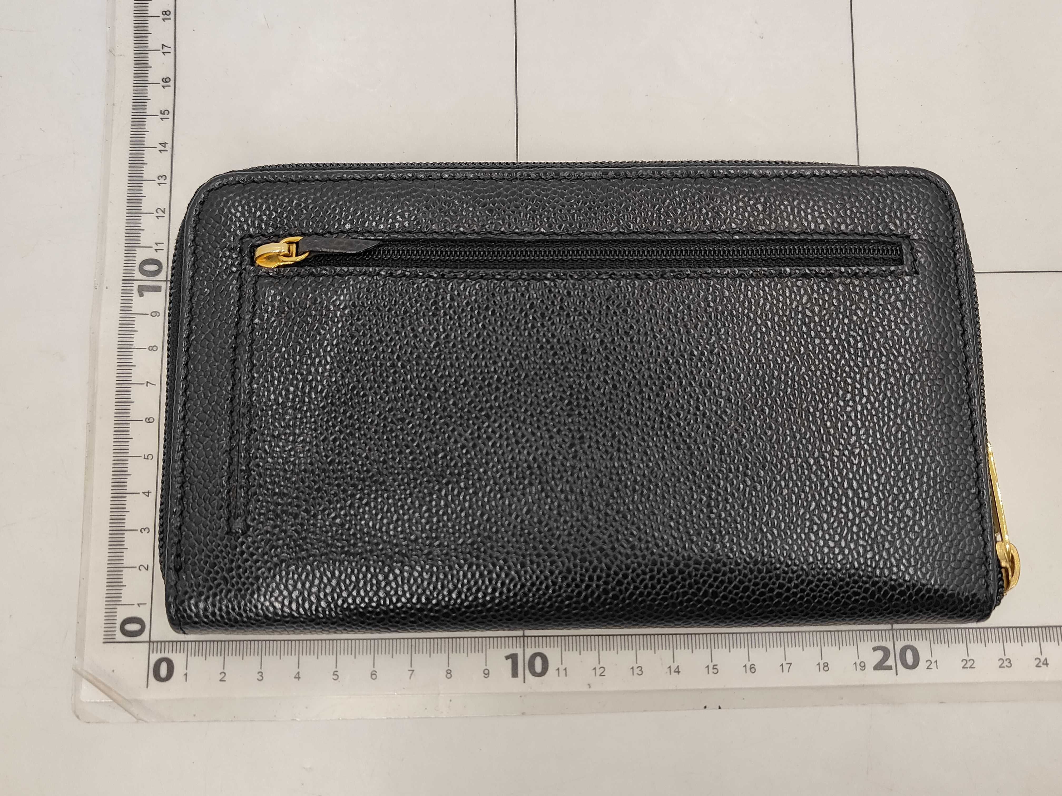 Caviar Skin Coco Mark Round Zip Long Wallet Black — view 2