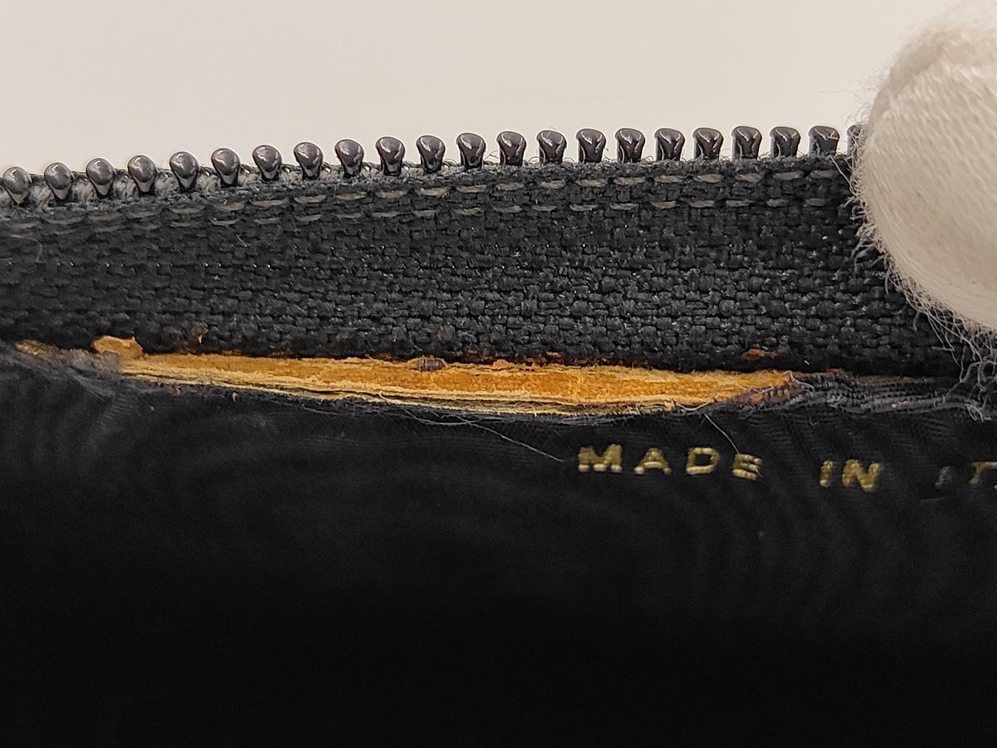 Caviar Skin Coco Mark Round Zip Long Wallet Black — view 7
