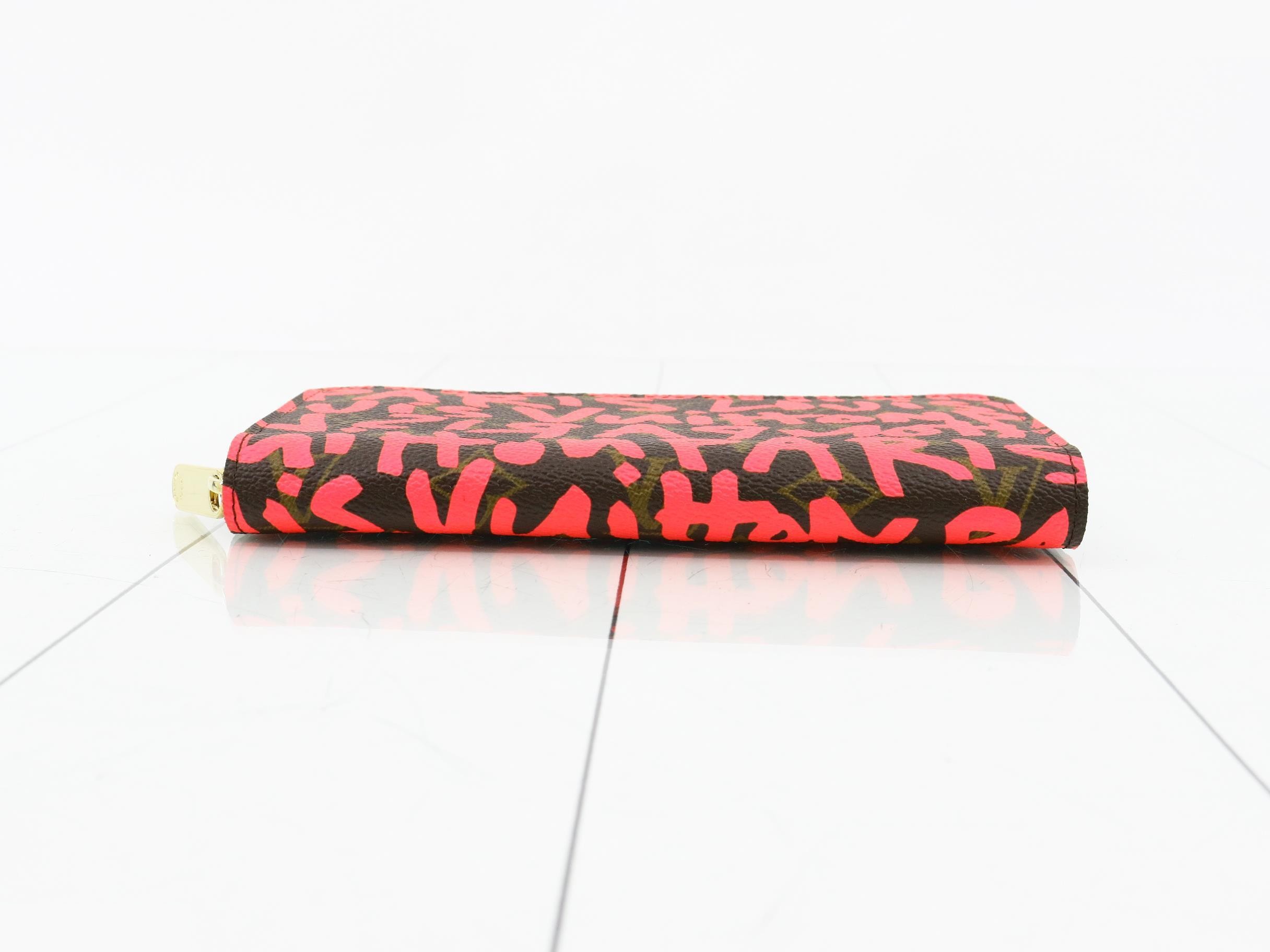 Zippy Wallet Fuchsia — view 3