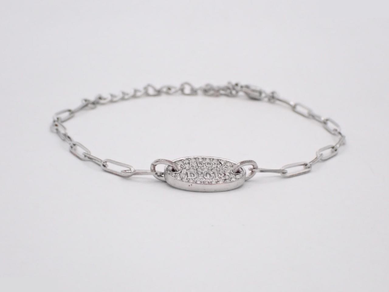 Other lines: Precious metals, bracelets, bangles (metal)