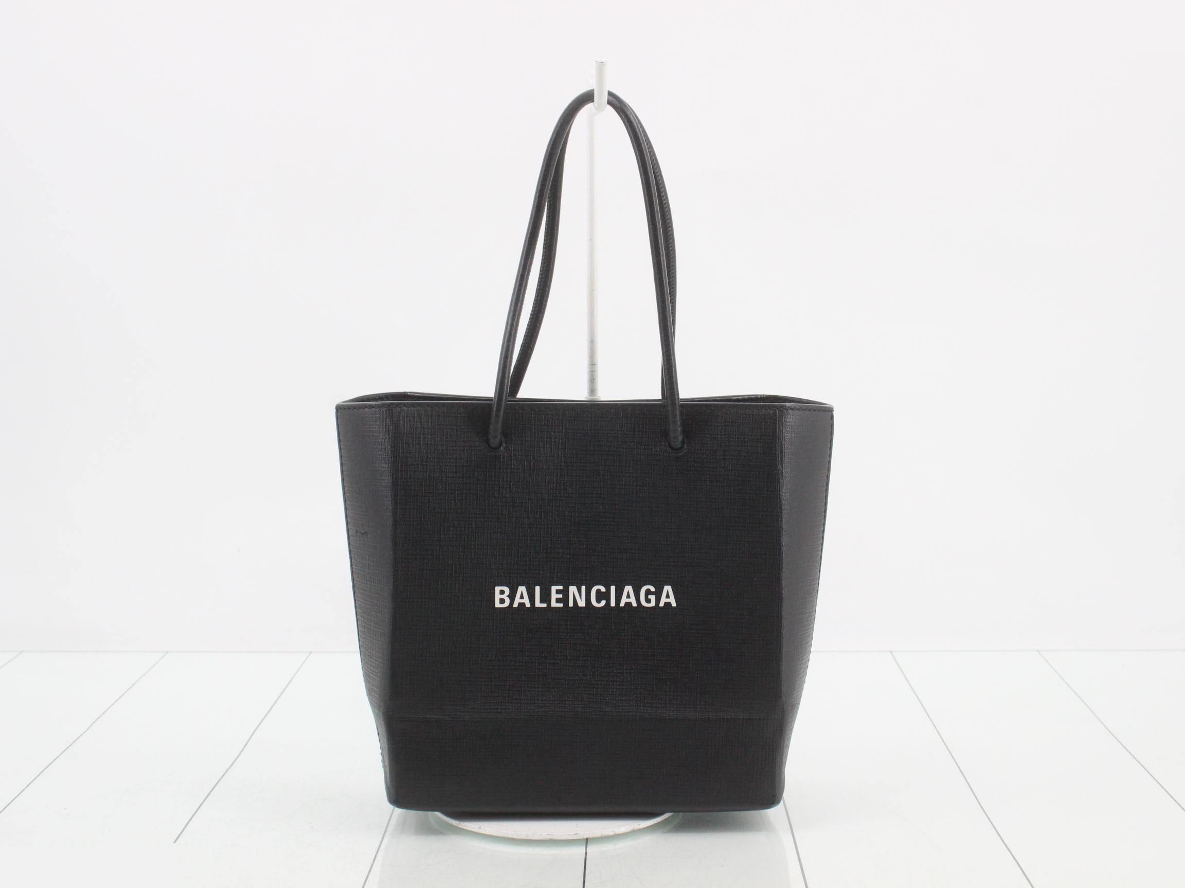 Shopping Bags & Handbags
