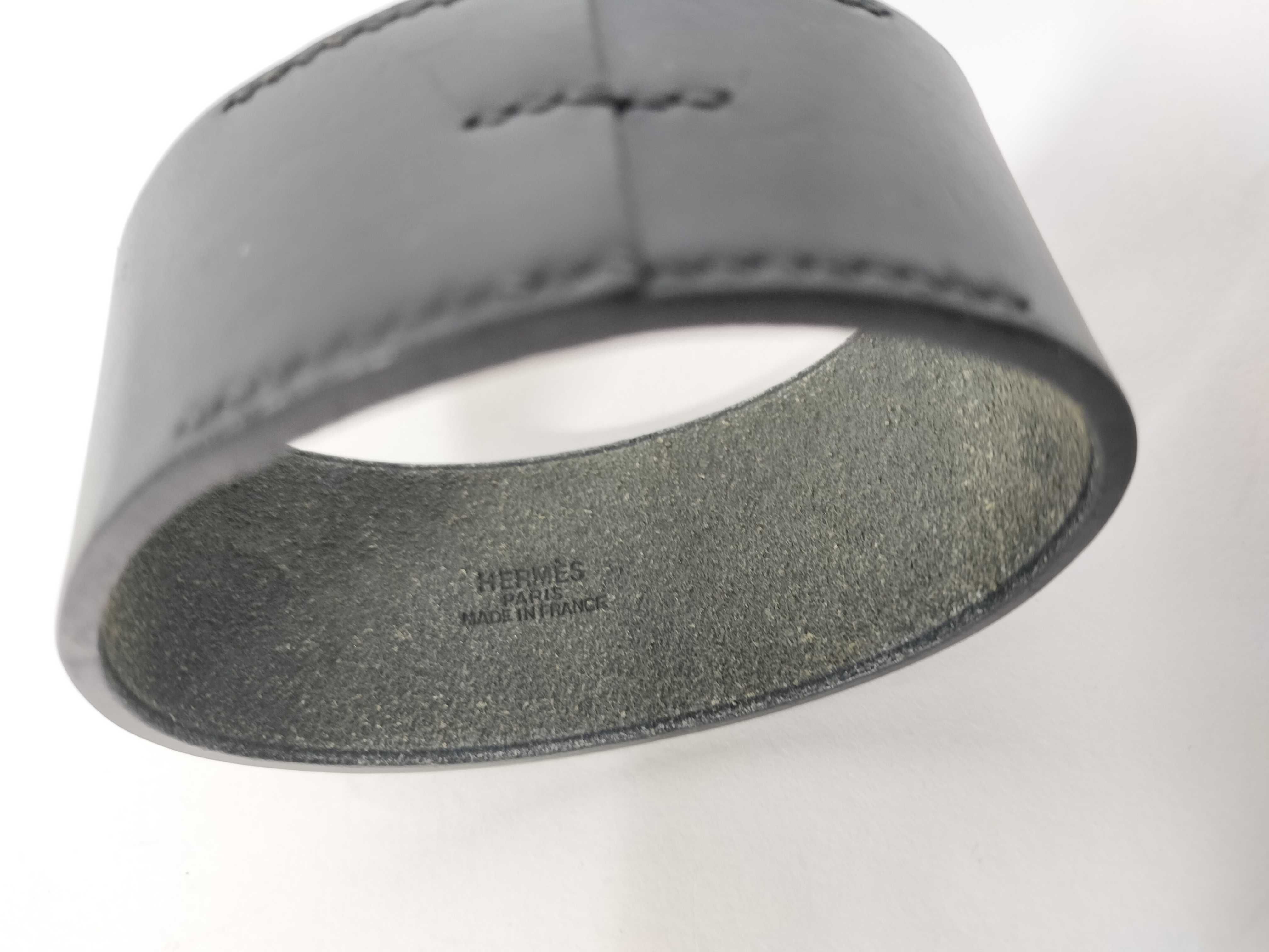 Pour Tour Leather Bracelet (Bracelet/Bangle) — view 5