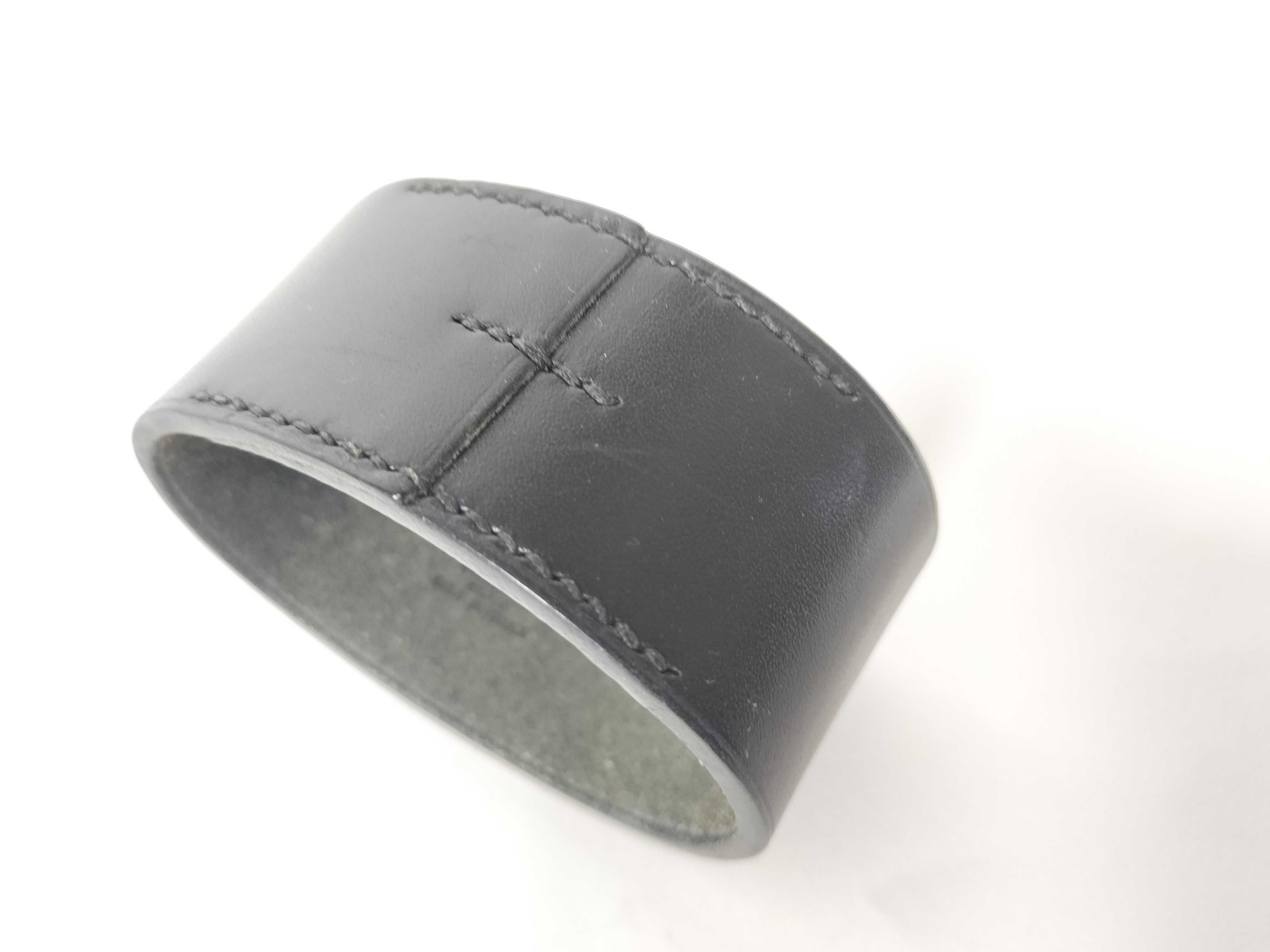 Pour Tour Leather Bracelet (Bracelet/Bangle) — view 9
