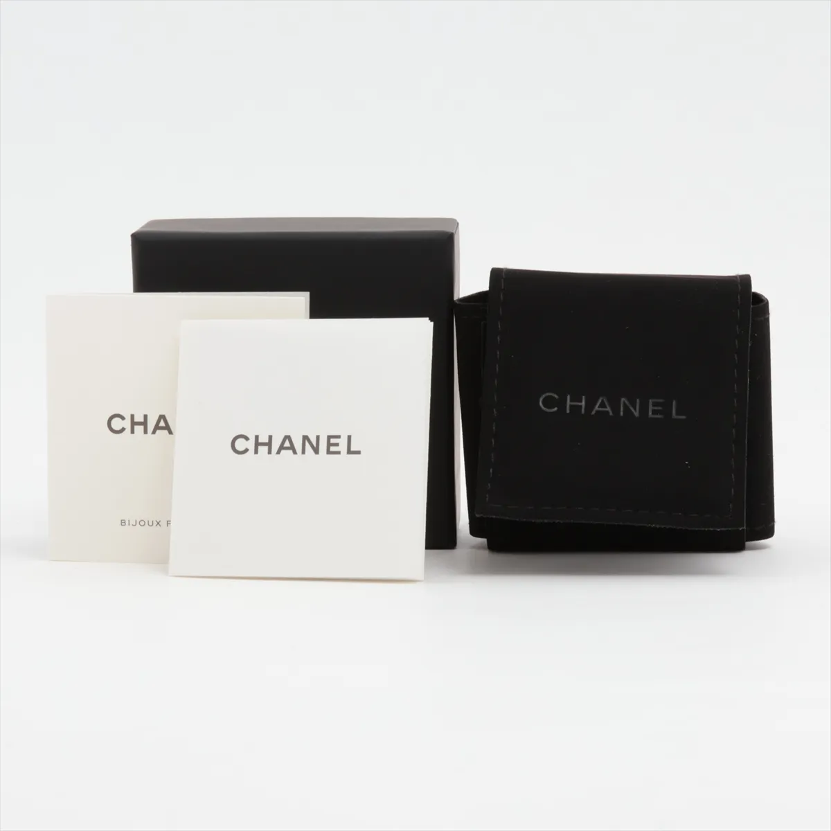 Cocomark B26V Earrings (for both ears) GP Black x Gold Thread Dull — view 6