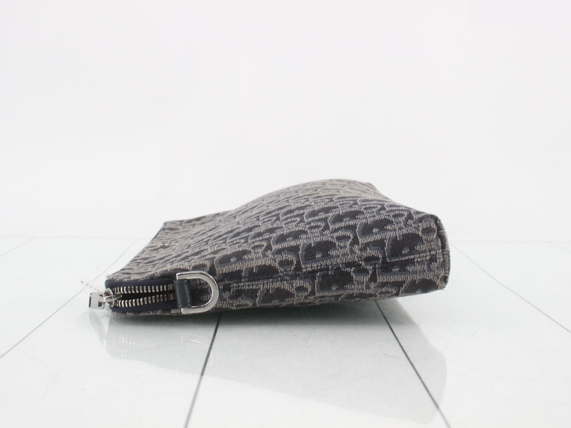 Trotter Oblique Clutch Pouch — view 4