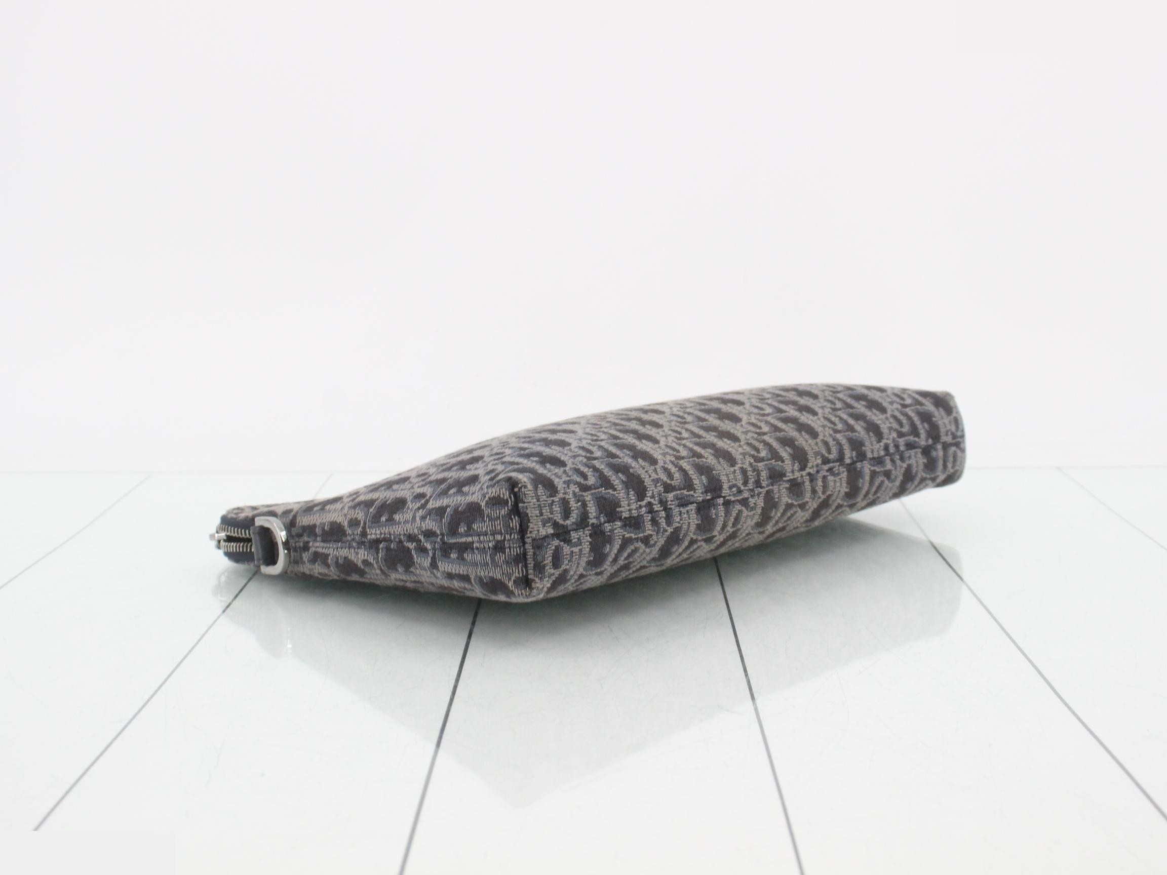 Trotter Oblique Clutch Pouch — view 5