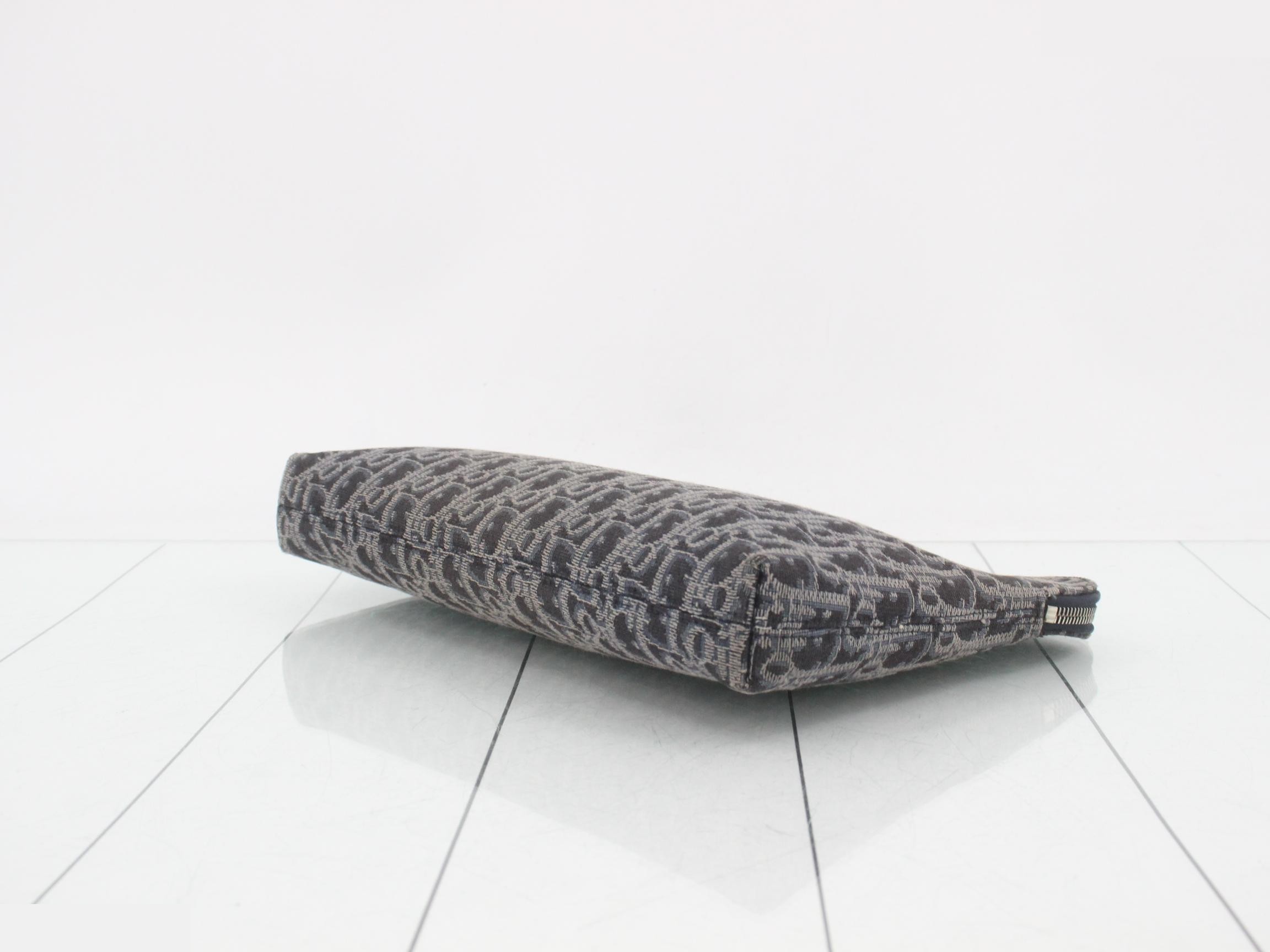 Trotter Oblique Clutch Pouch — view 6
