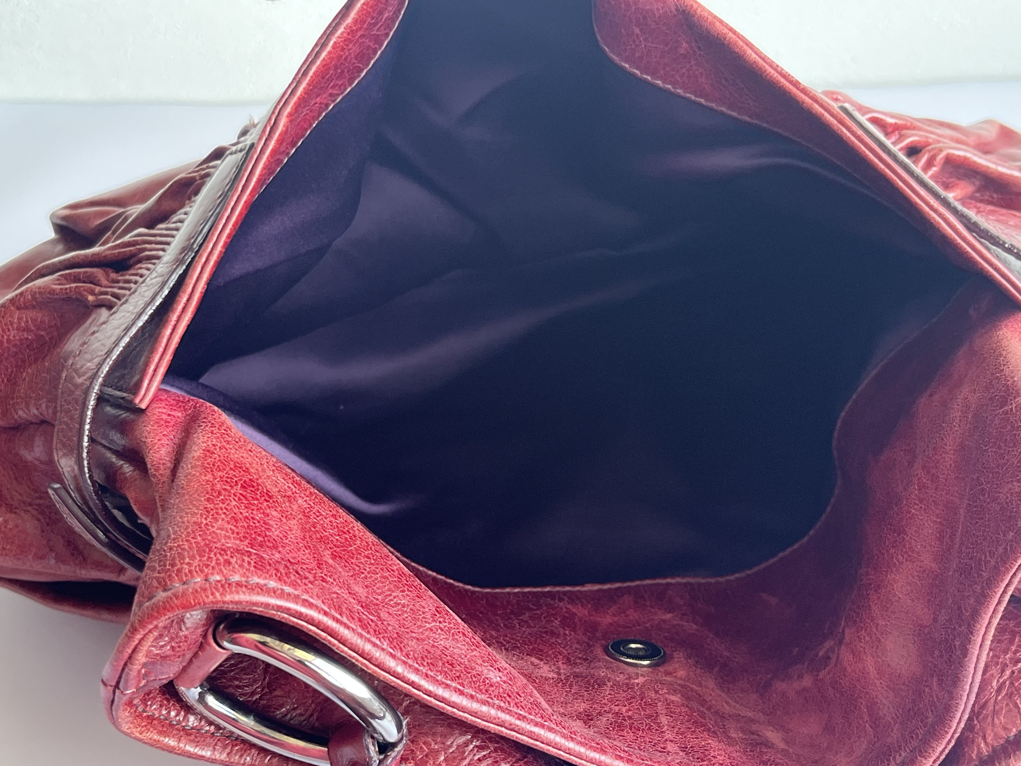 Vitello Luxe Red Burgundy One-Shoulder Bag — view 11