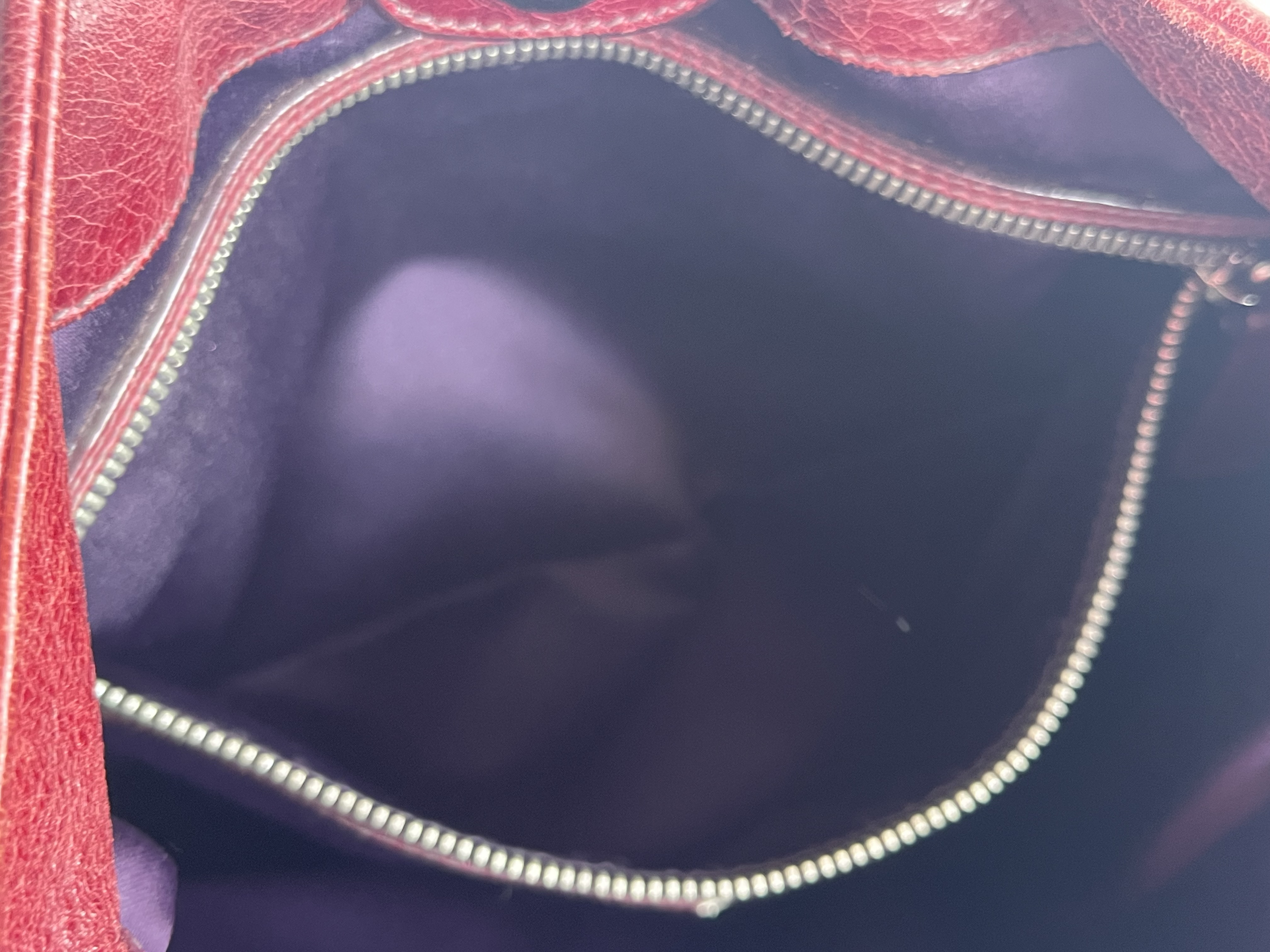 Vitello Luxe Red Burgundy One-Shoulder Bag — view 13