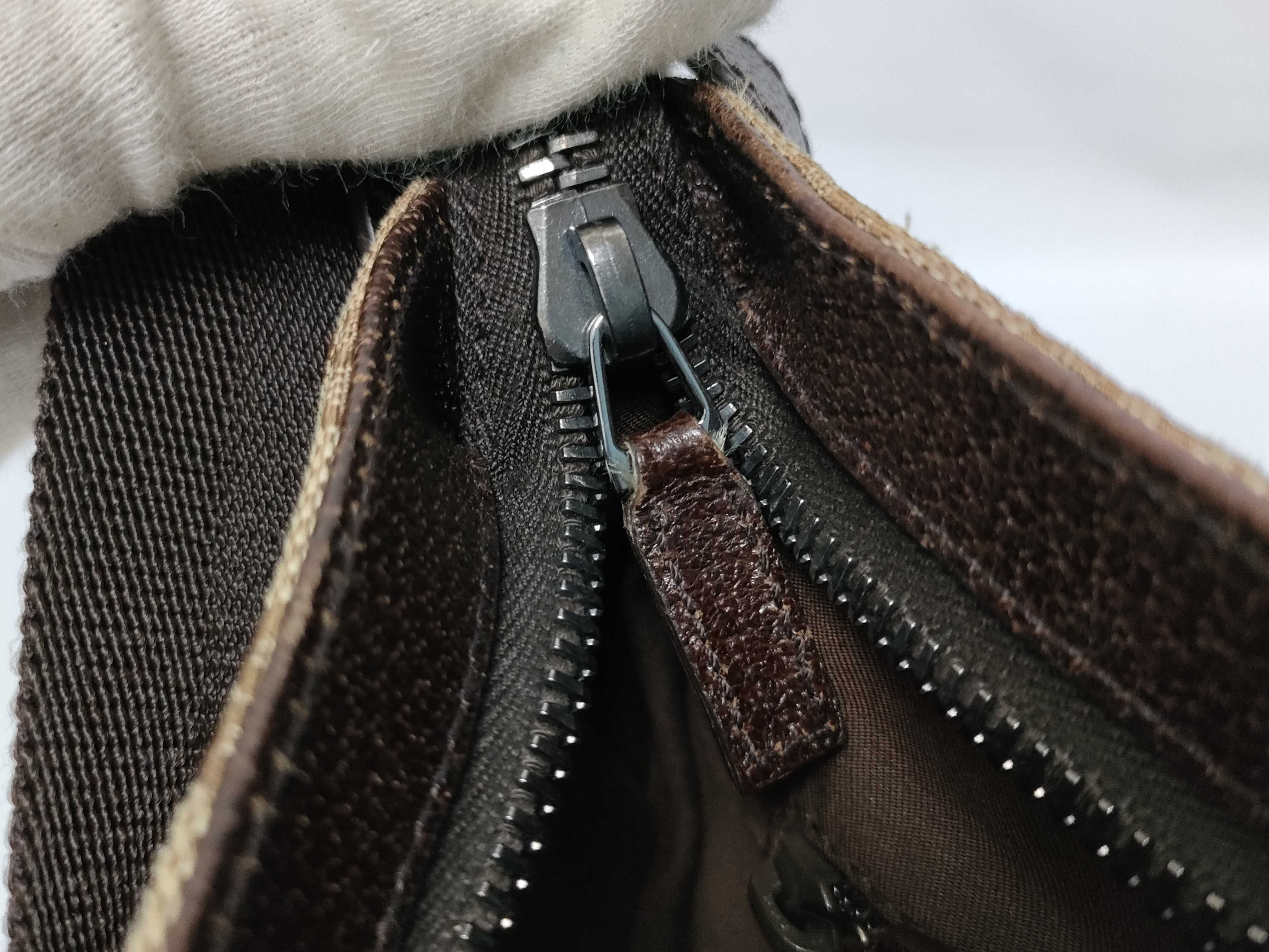 GG Canvas Messenger Bag (Handbag) — view 11