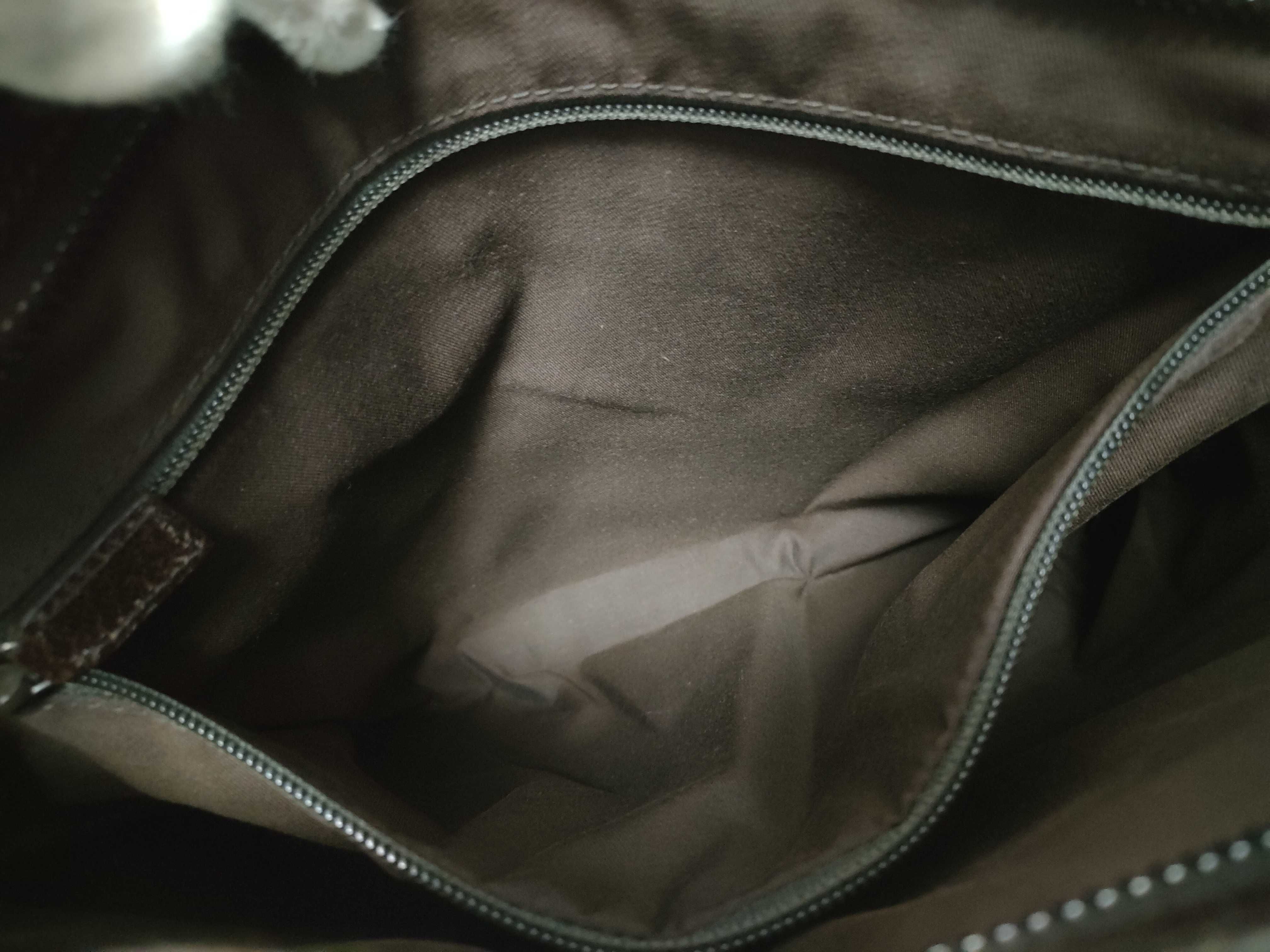 GG Canvas Messenger Bag (Handbag) — view 10
