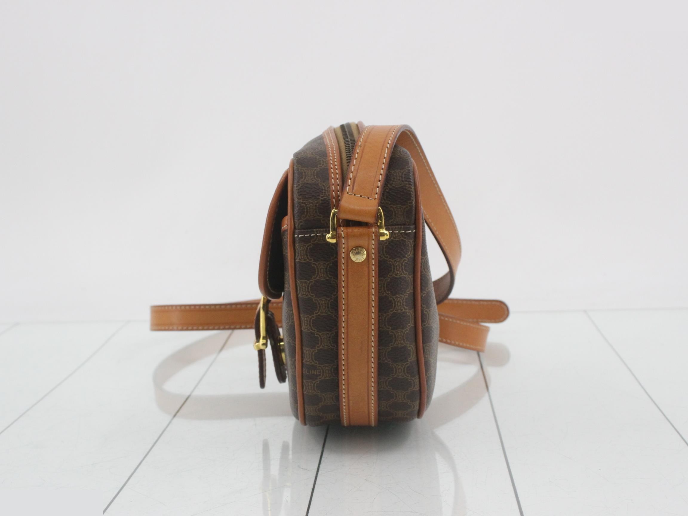 Macadam Triomphe Brown Shoulder Bag 334 — view 3