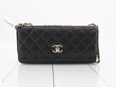 Trendy CC Lambskin Chain Shoulder Bag
