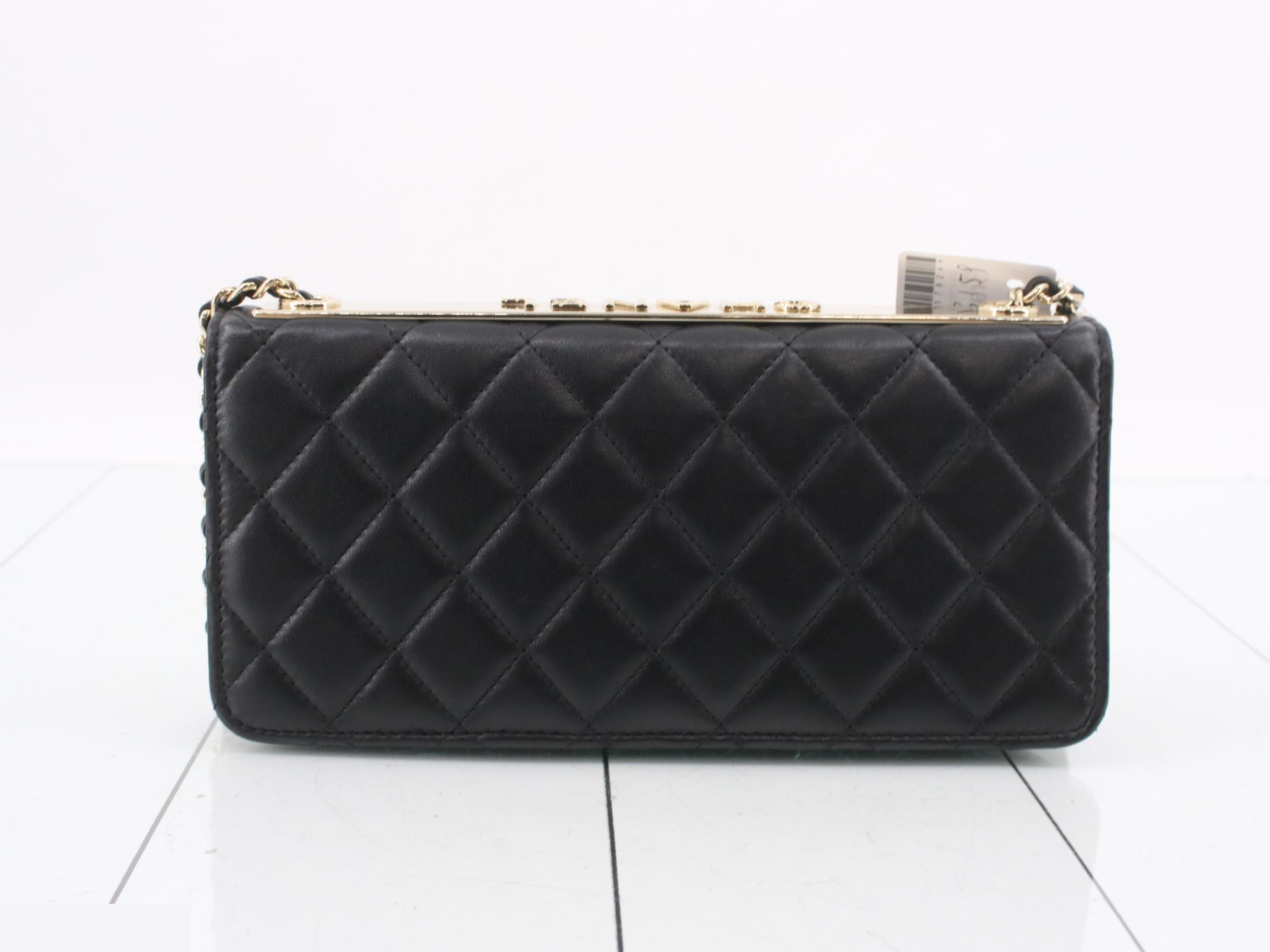 Trendy CC Lambskin Chain Shoulder Bag — view 2