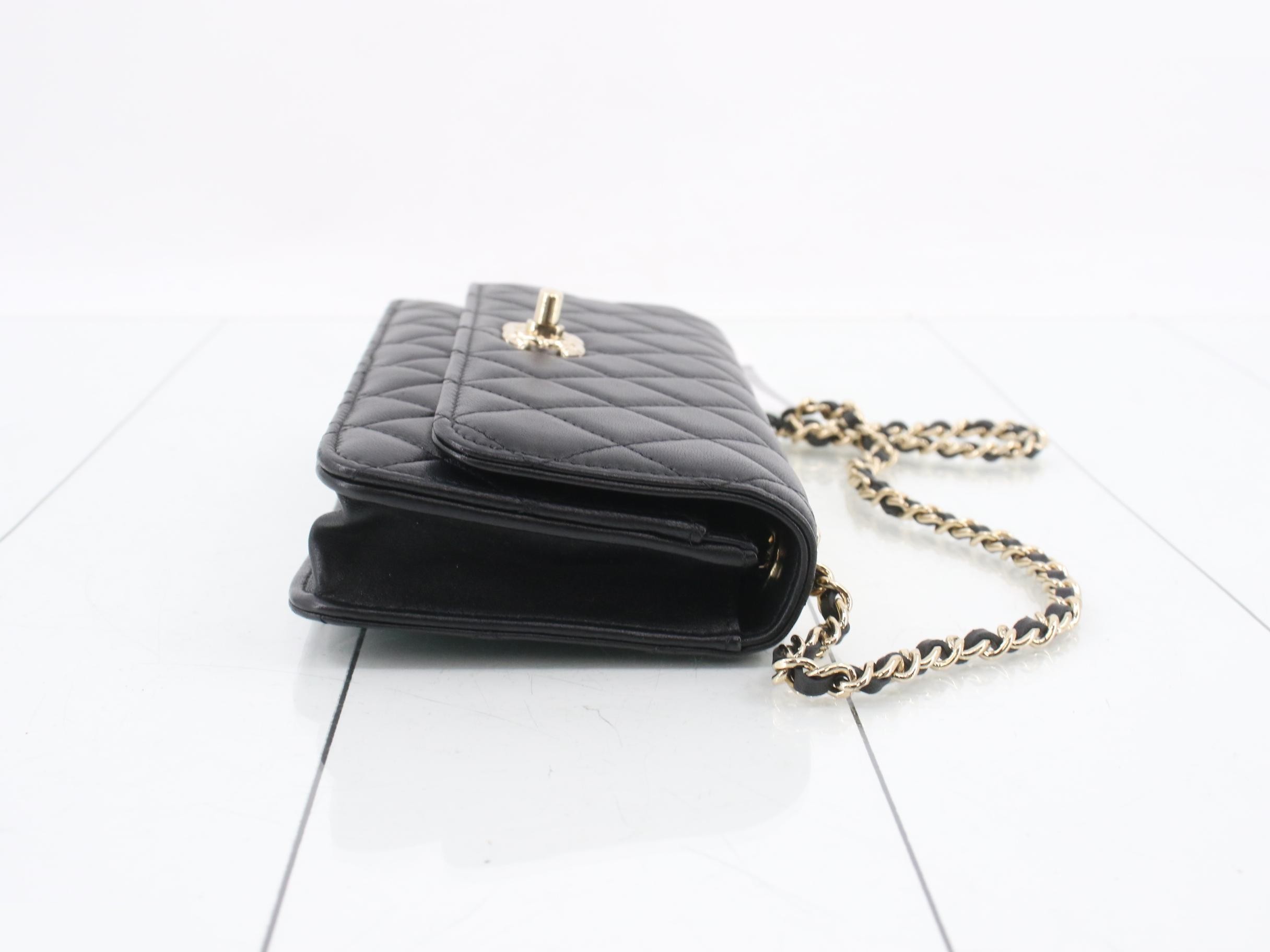 Trendy CC Lambskin Chain Shoulder Bag — view 3