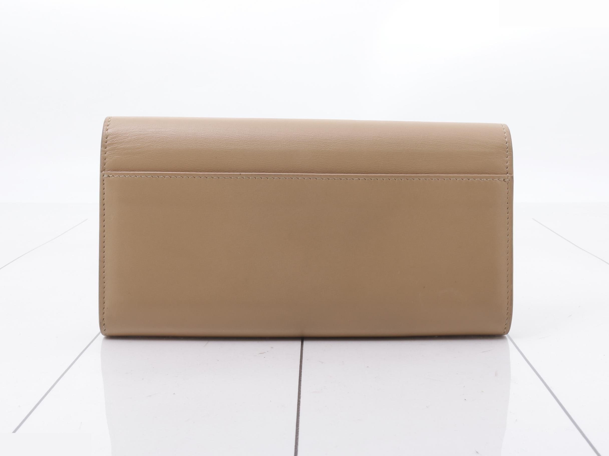 long wallet — view 2