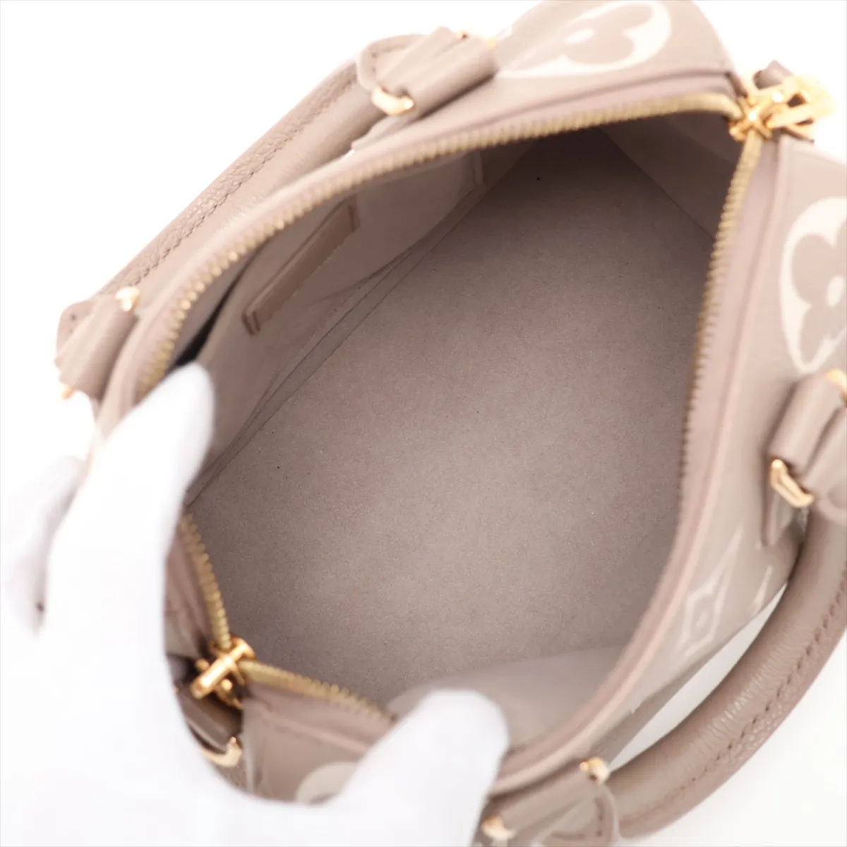 Monogram Empreinte Speedy Bandoulière 20 M46575 Beige (RFID detected) — view 8