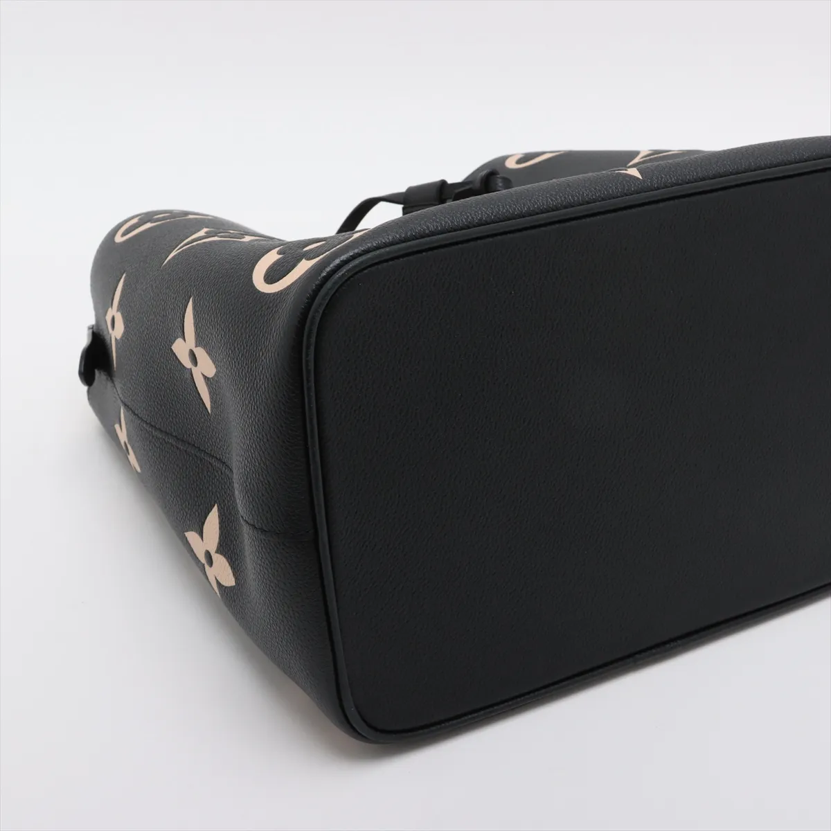 Bicolor Monogram Empreinte Neo Noe MM M45497 Black Without Strap — view 4