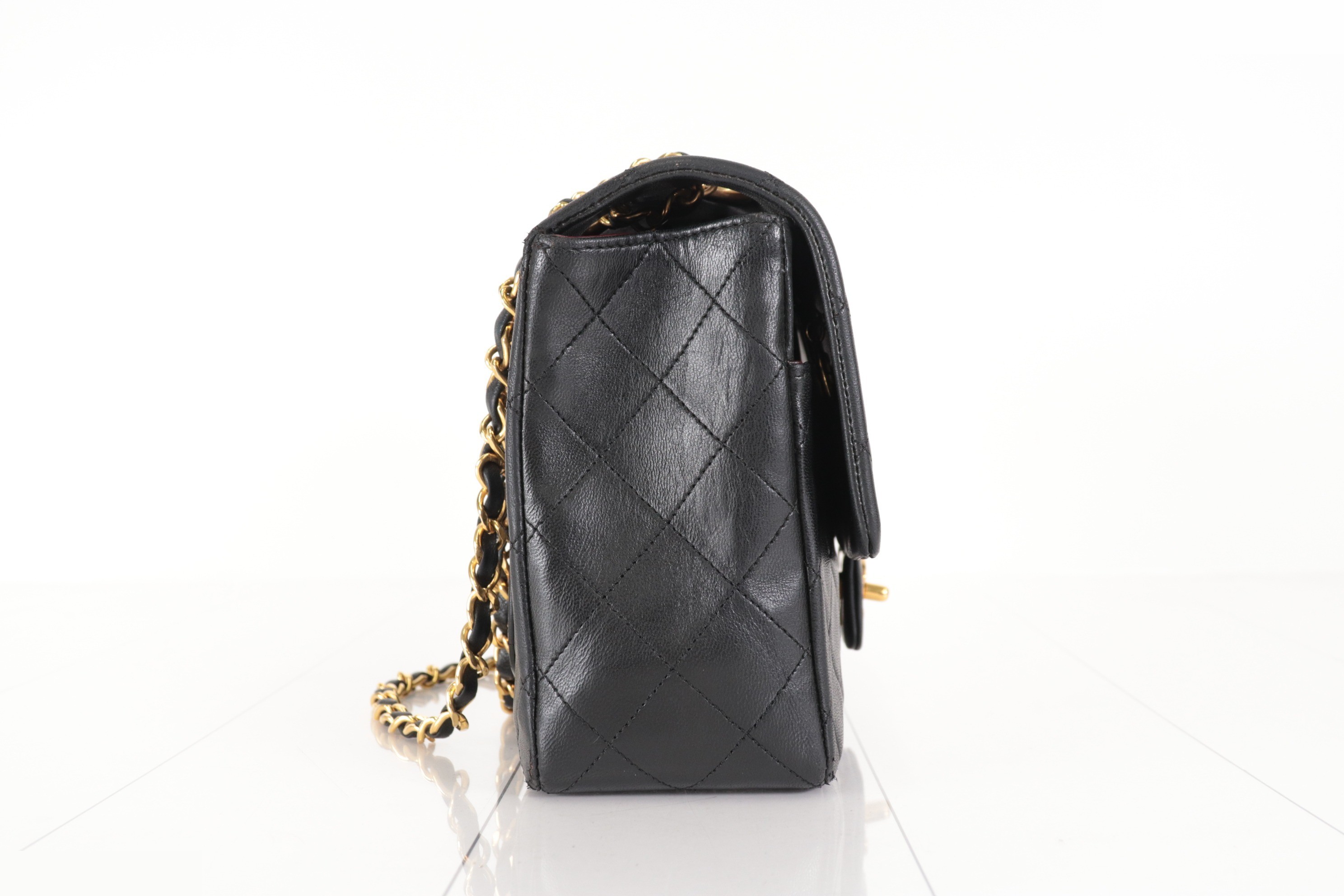 Lambskin chain shoulder bag with inner pouch, unit #1 — view 5
