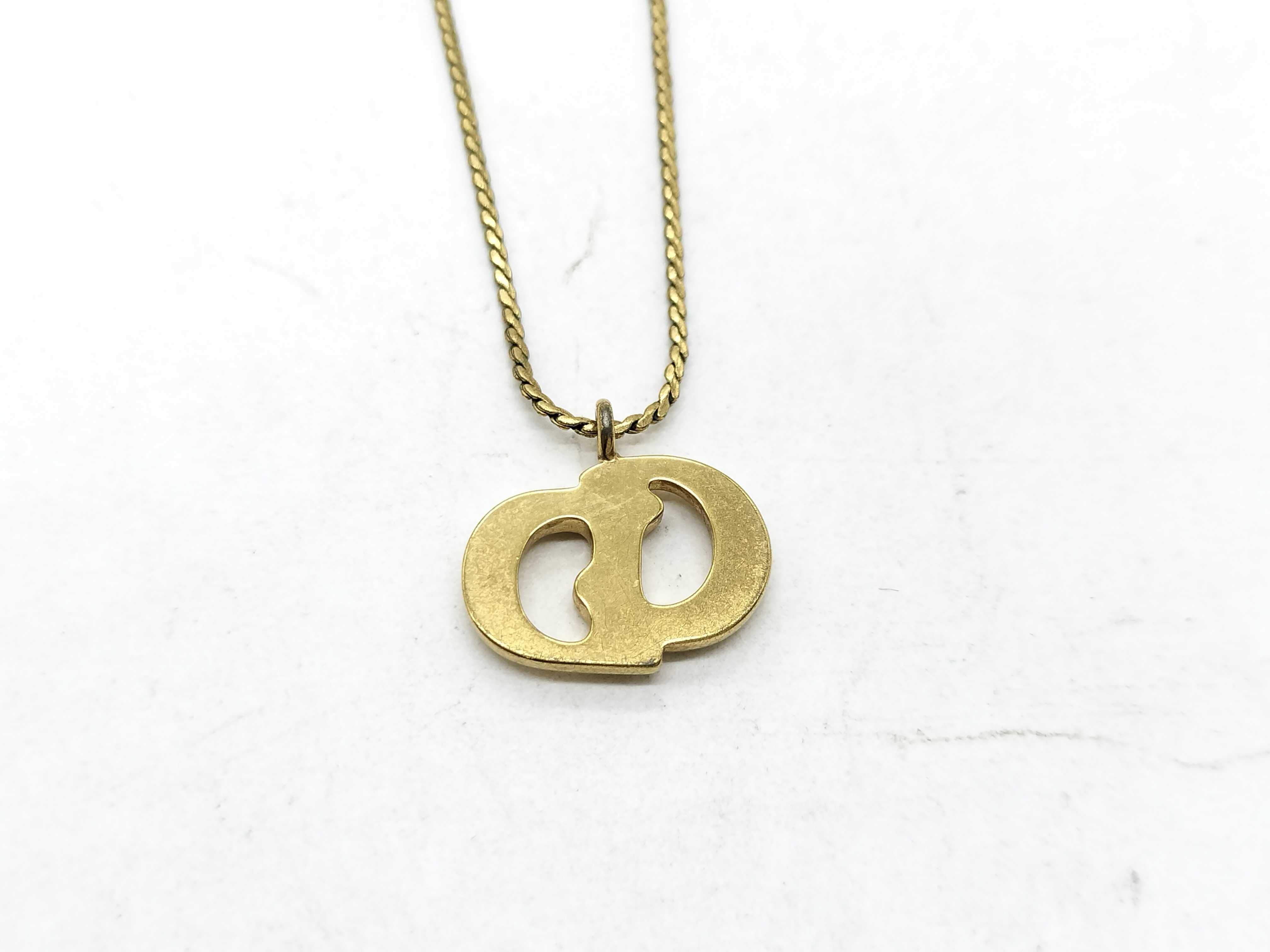necklace — view 2