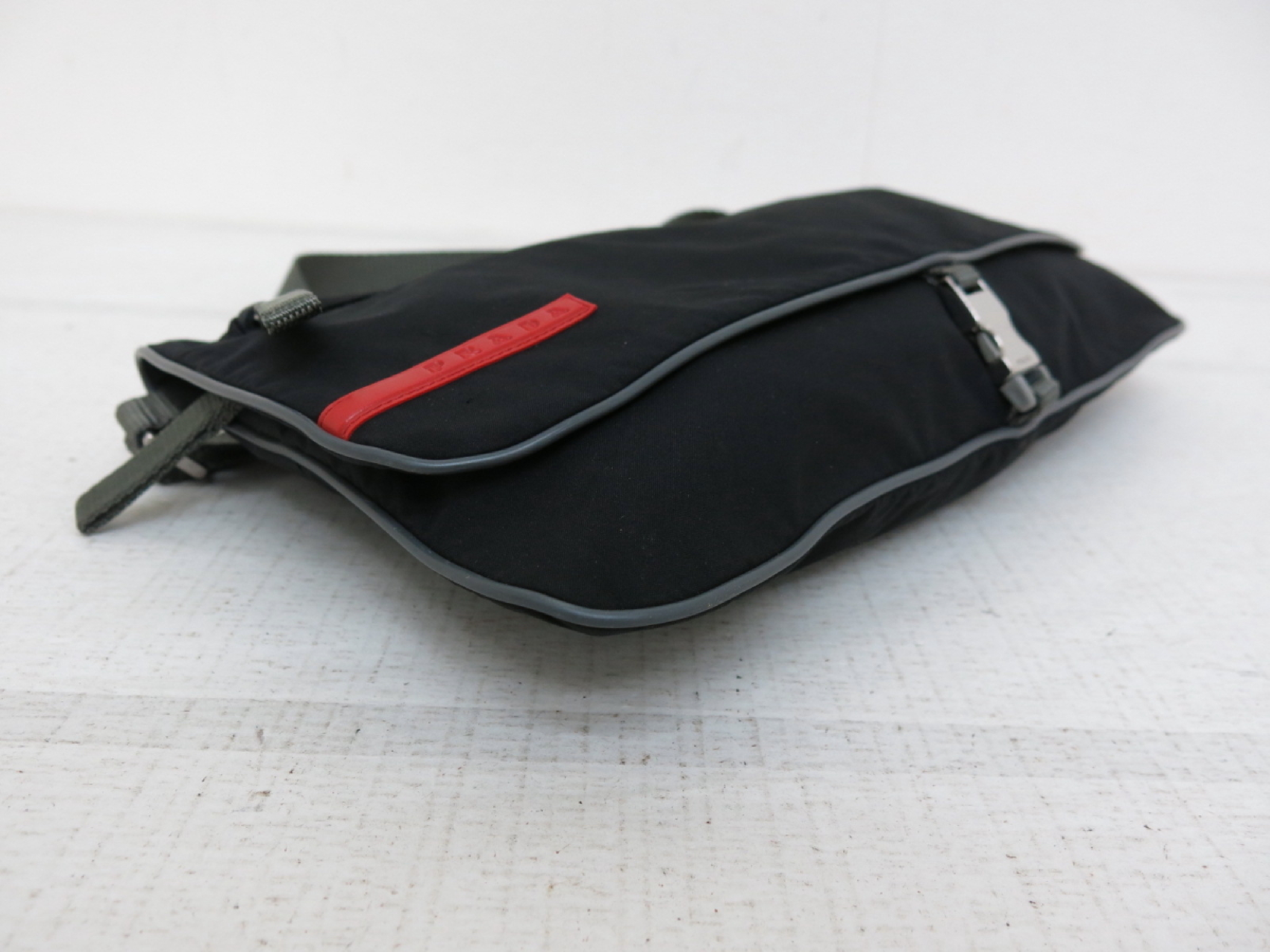 Sports Nylon Shoulder Bag Black Shoulder Bag — view 6