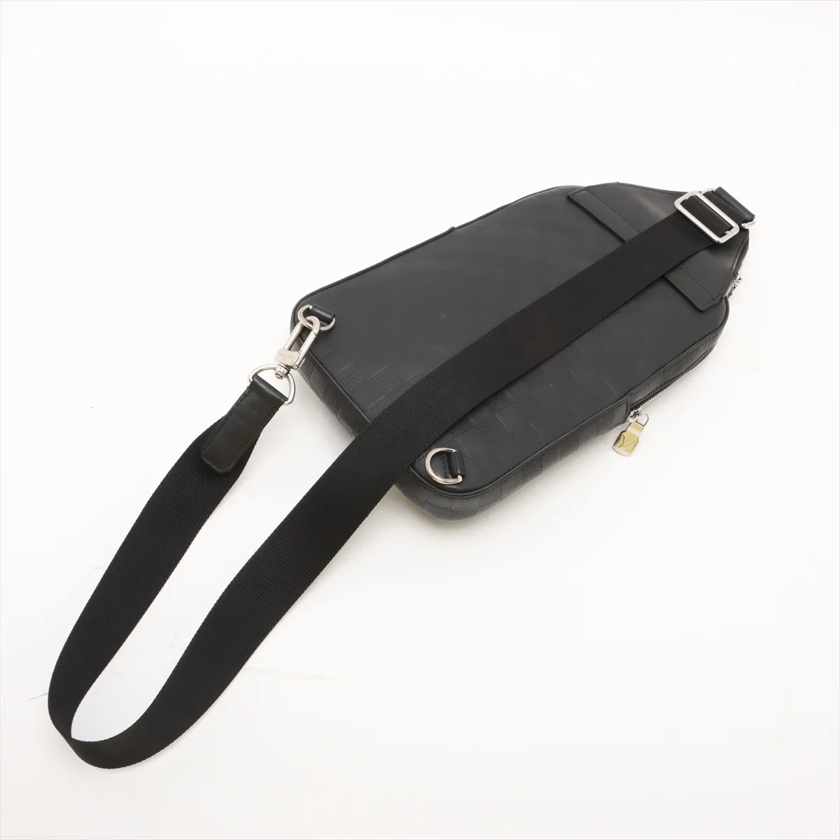 Damier Infini Avenue Sling Bag N45303 Black x Gray (RFID detected) — view 5